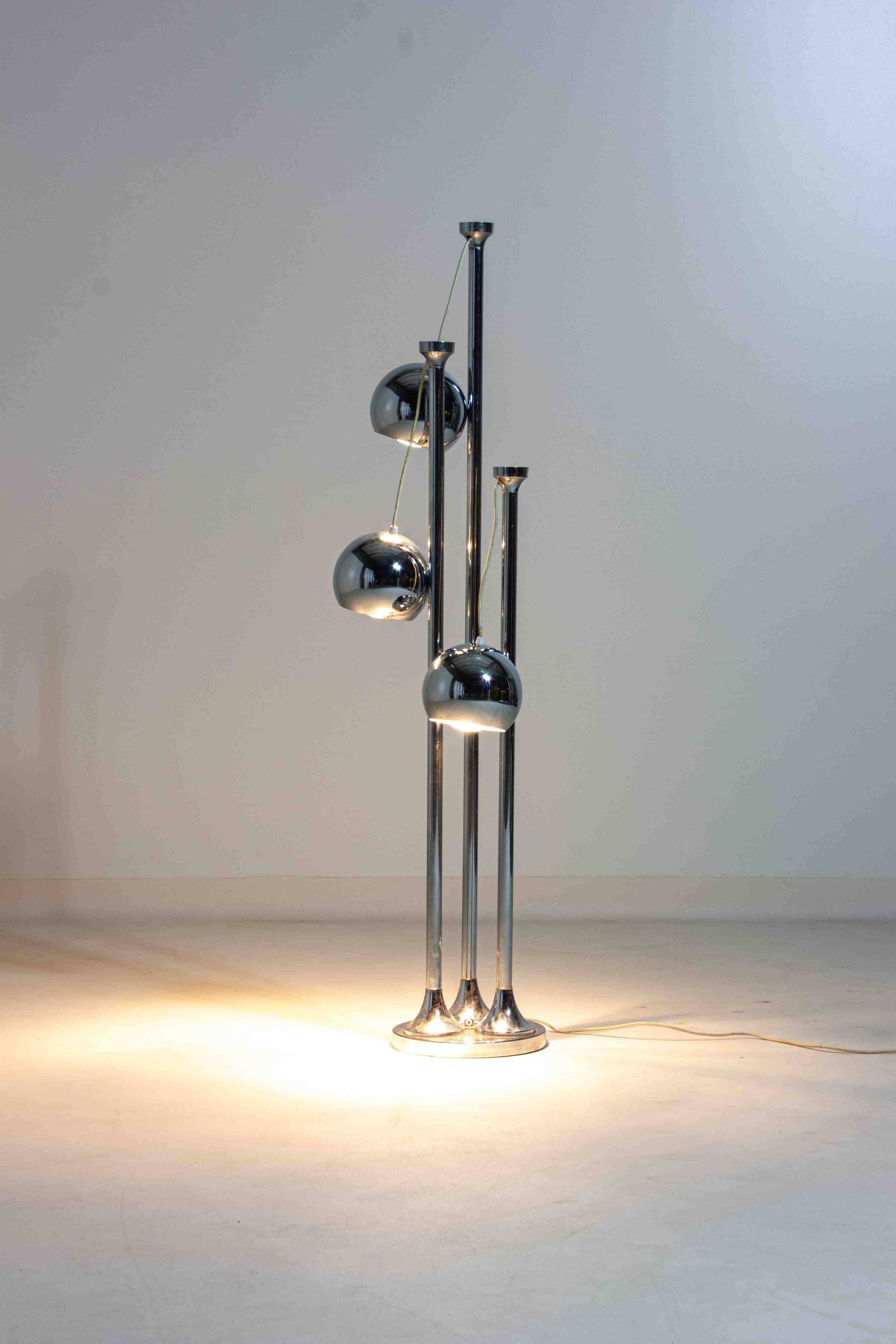 Chrome floor lamp with adjustable metal ball-shaped lights, Italy 1970s