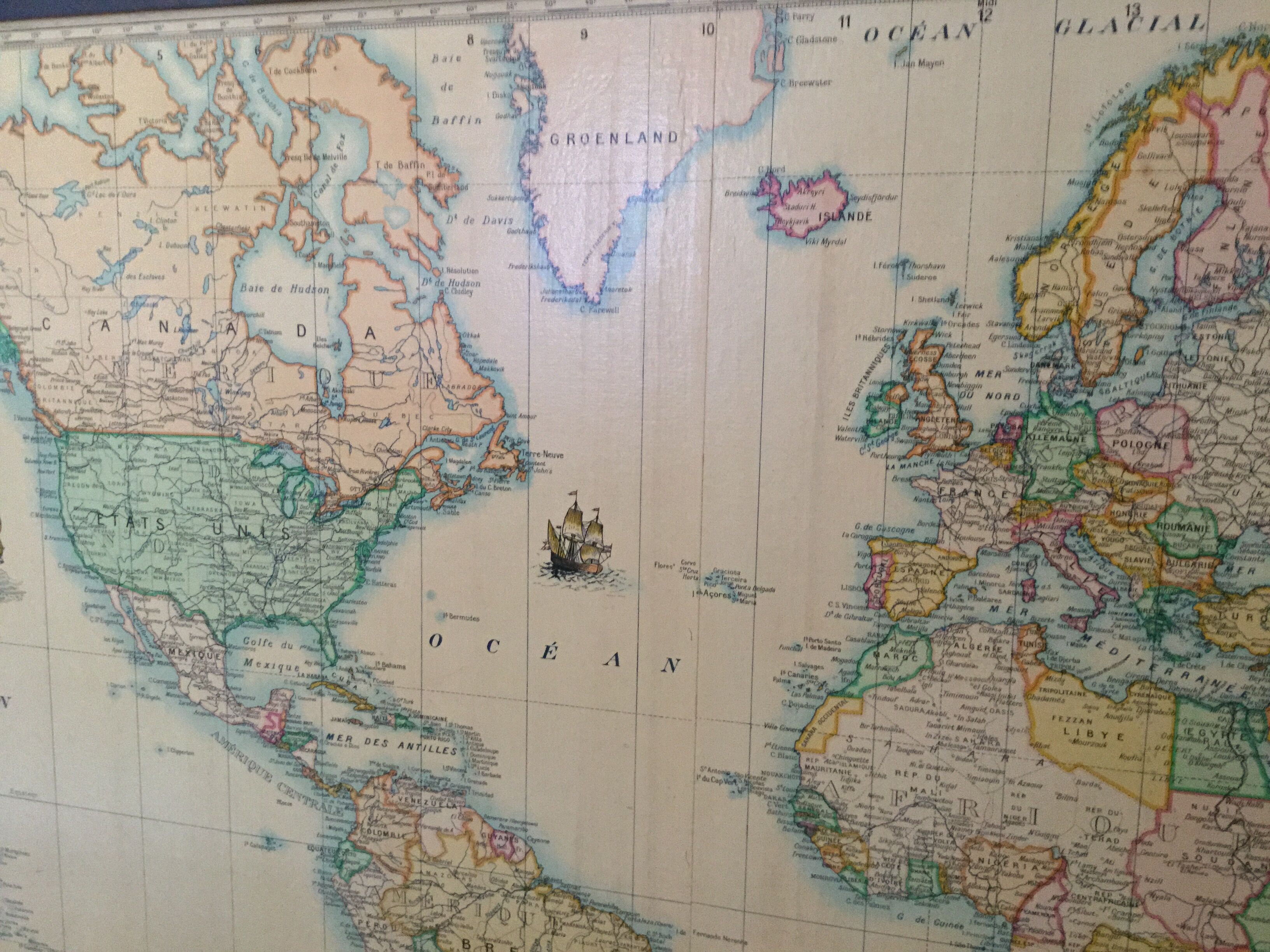 Earth planisphere Girard and Barrére from 1960