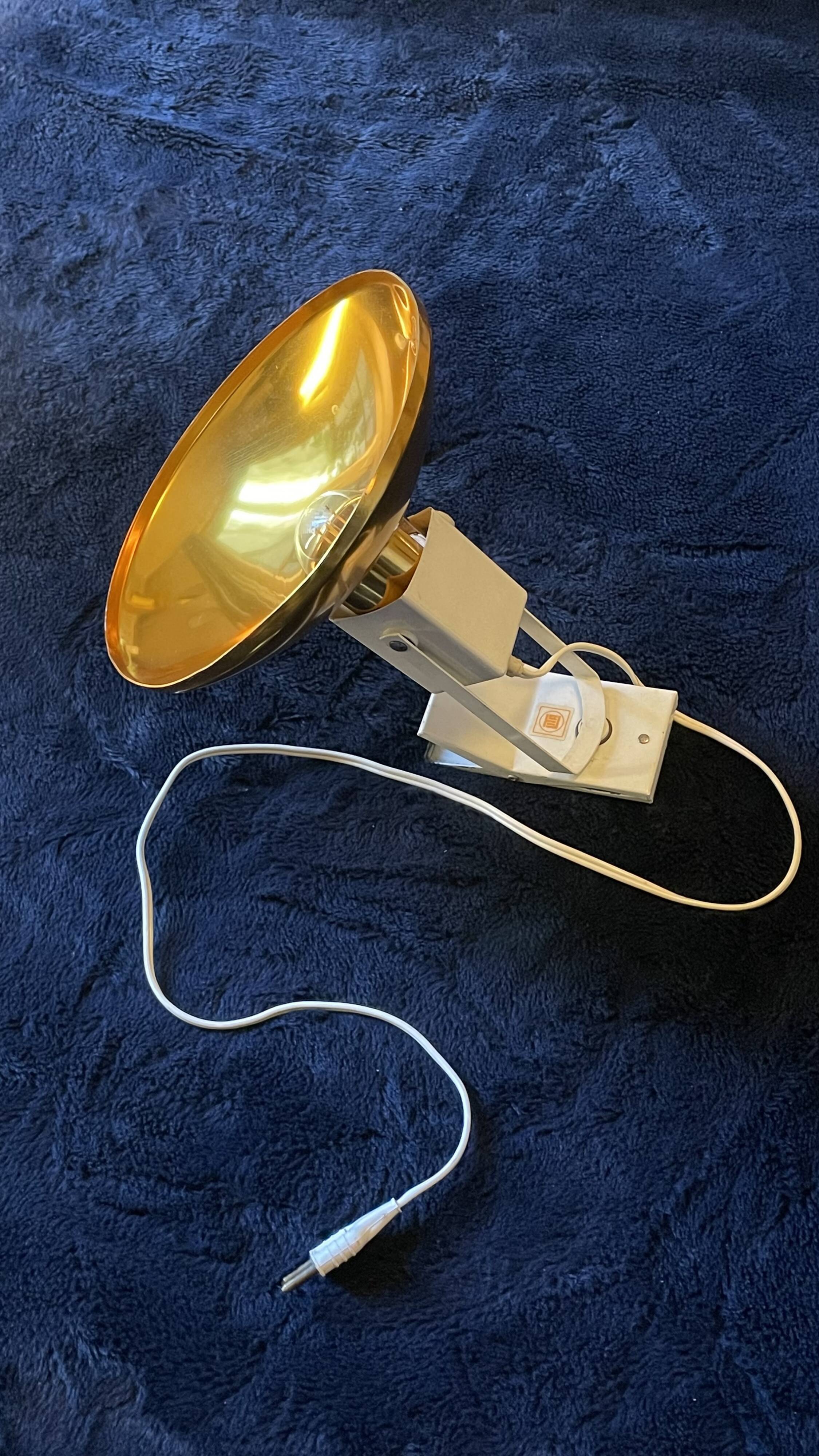 Lampe à pince Lita en métal doré et blanc