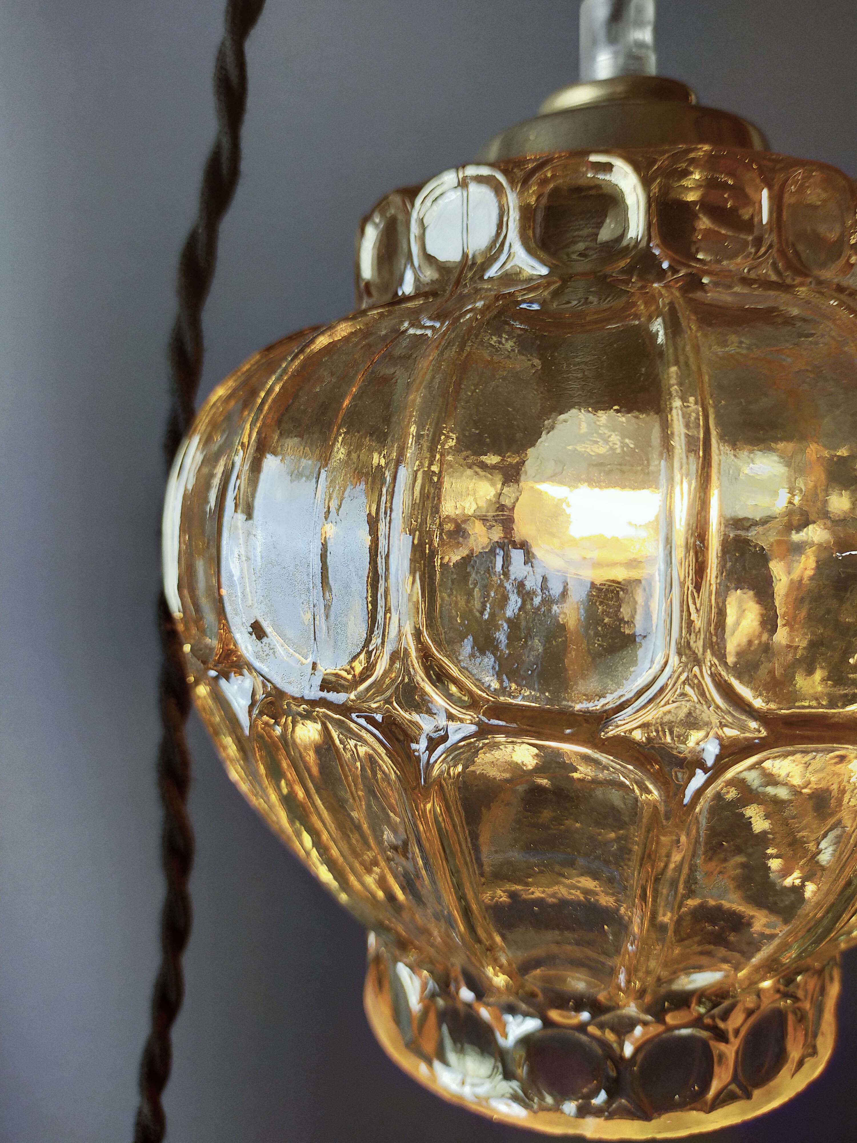 Golden crystal bulb walker