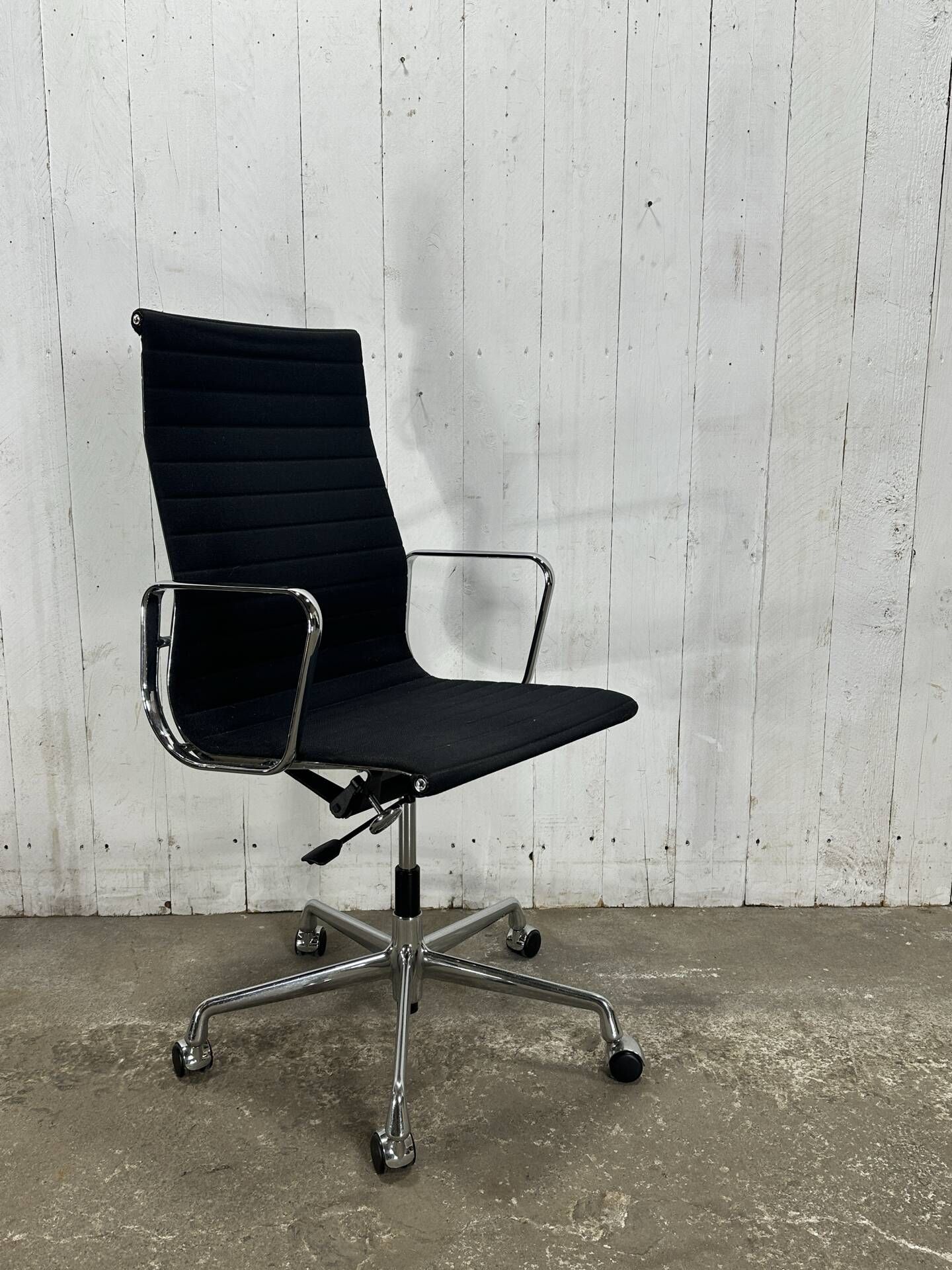 Eames EA 119 Office Chair