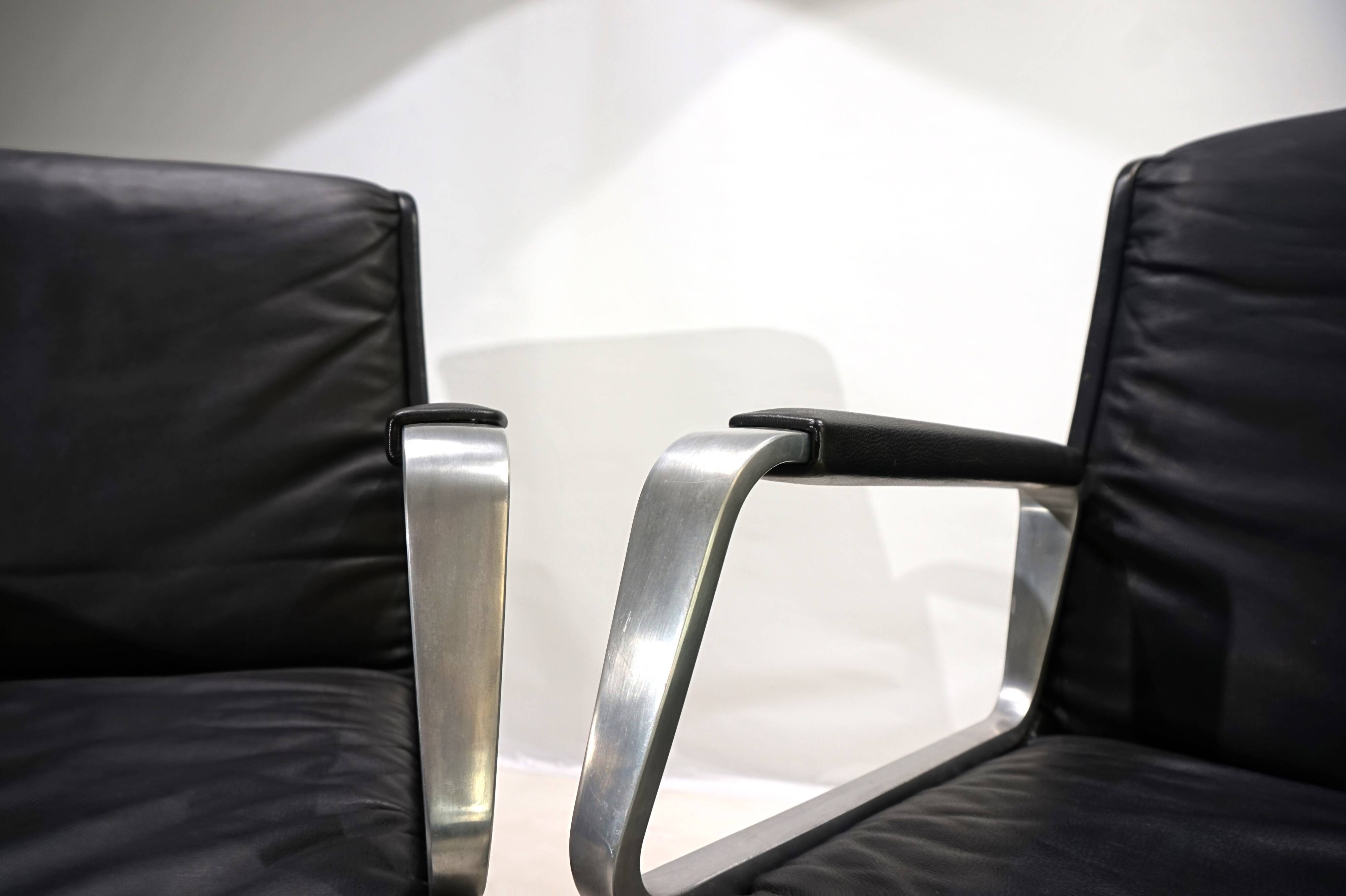 Set of 2 Wilkhahn Delta conference/dining chairs from the Delta Group