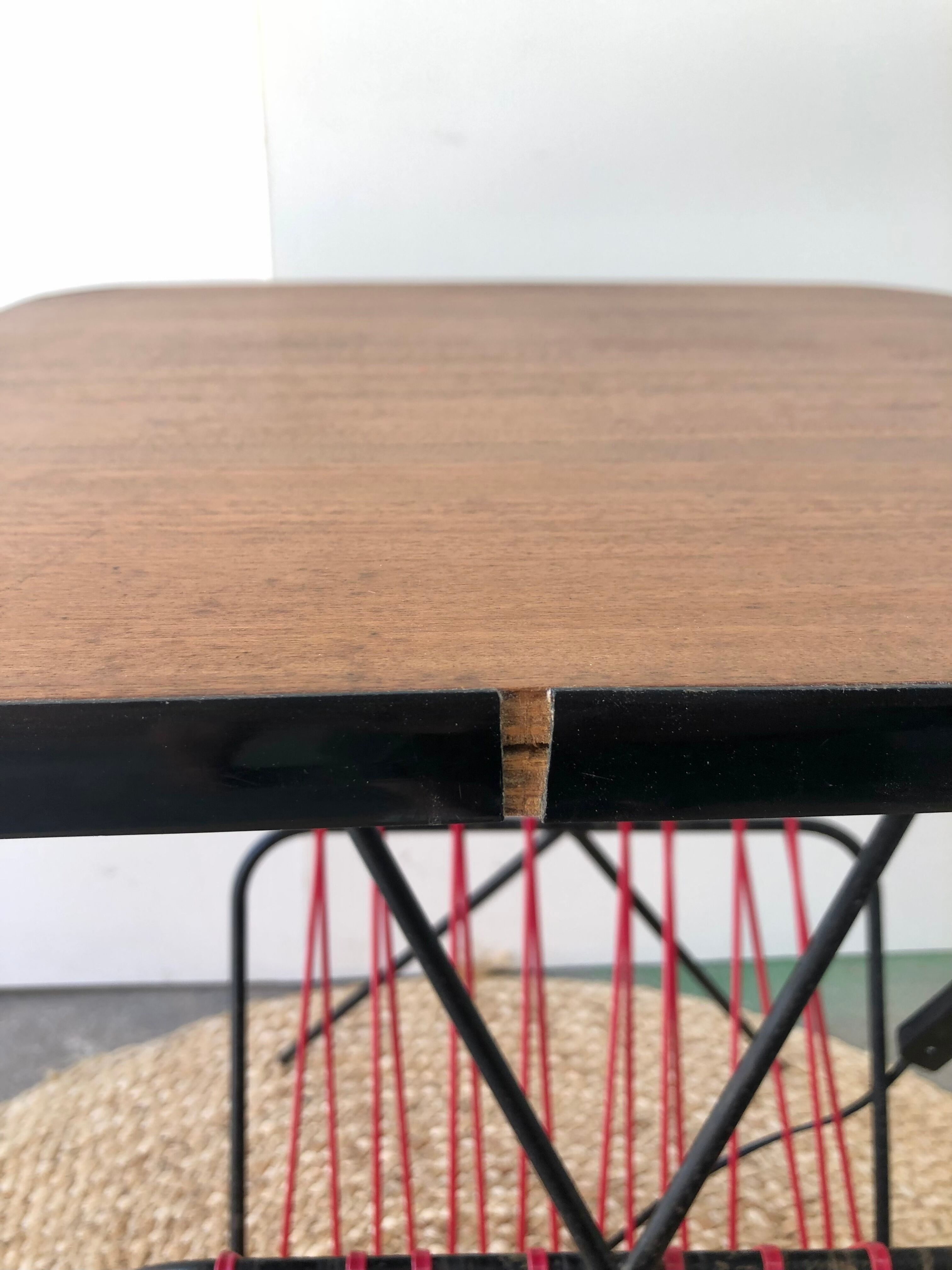 Reading floor lamp with magazine holders