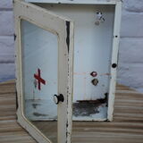 Pharmacy showcase, 70s