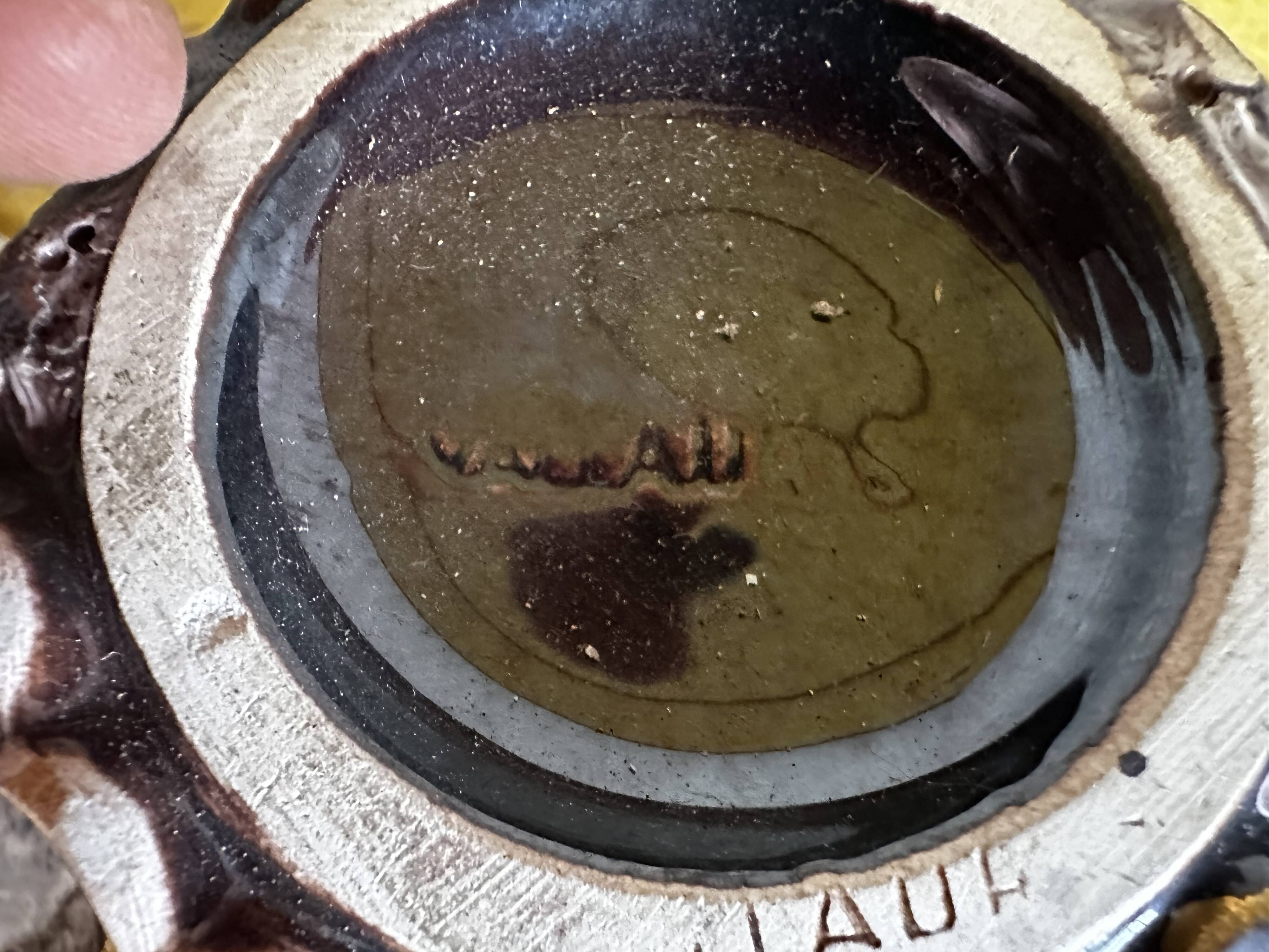 Vallauris ceramic sugar bowl, burgundy and gilded, by Marius Giuge