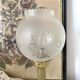 Lampe rétro pied colonne globe en verre