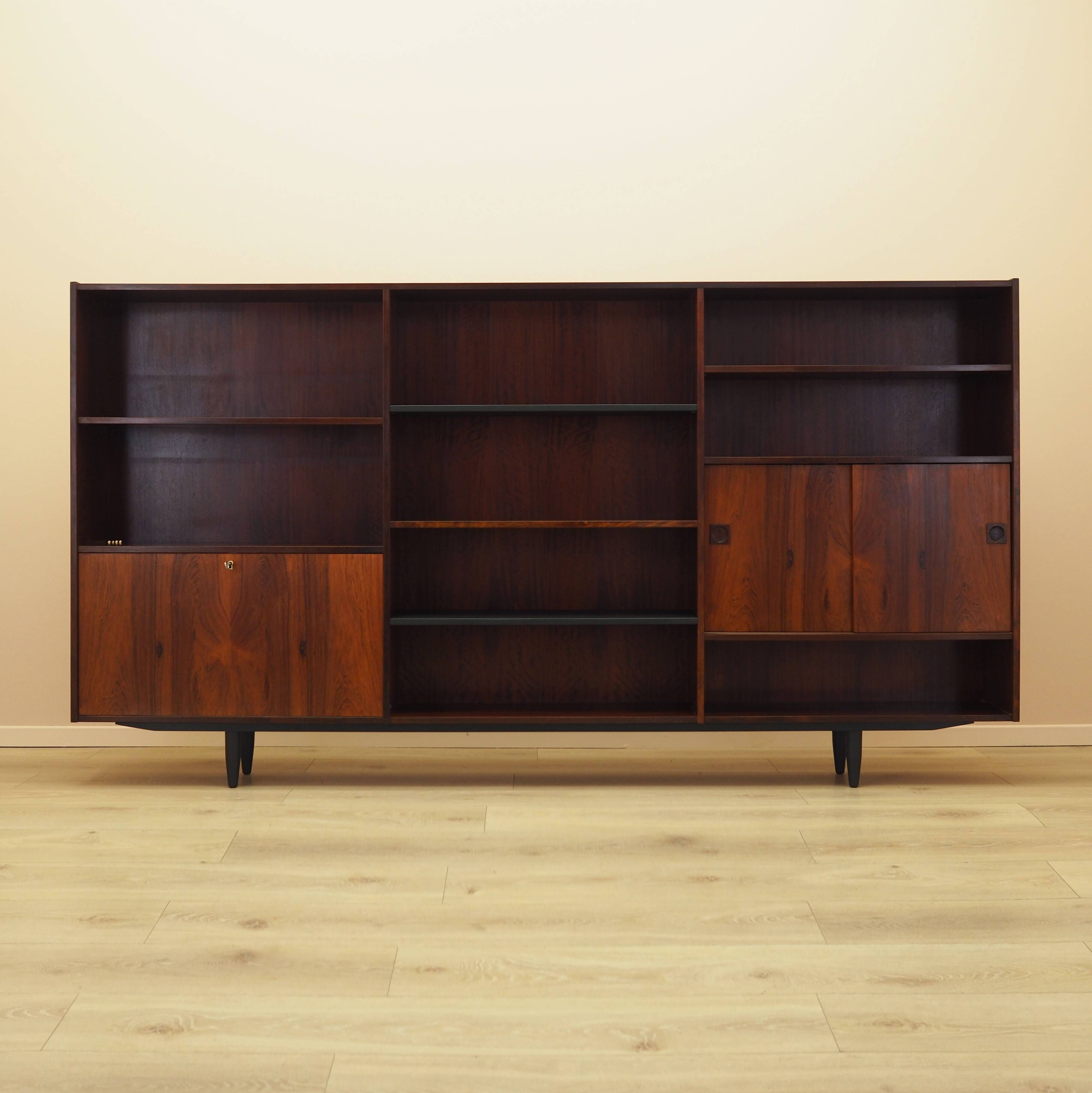 Rosewood bookcase, Danish design, 1970s, manufactured by Farsø Møbelfabrik
