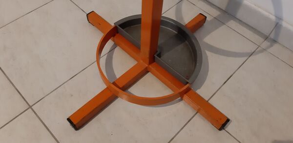 Porte manteaux vintage fer forgé orange et chrome