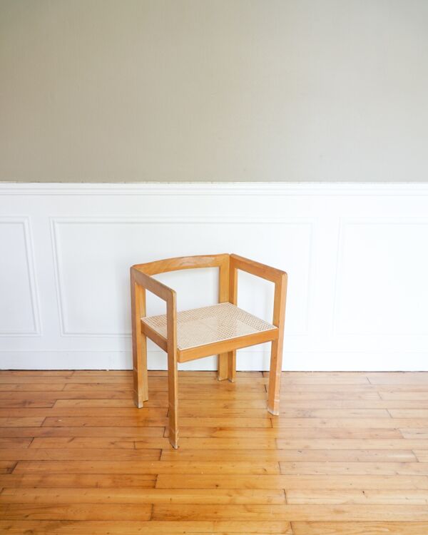 Chaise basse cannée