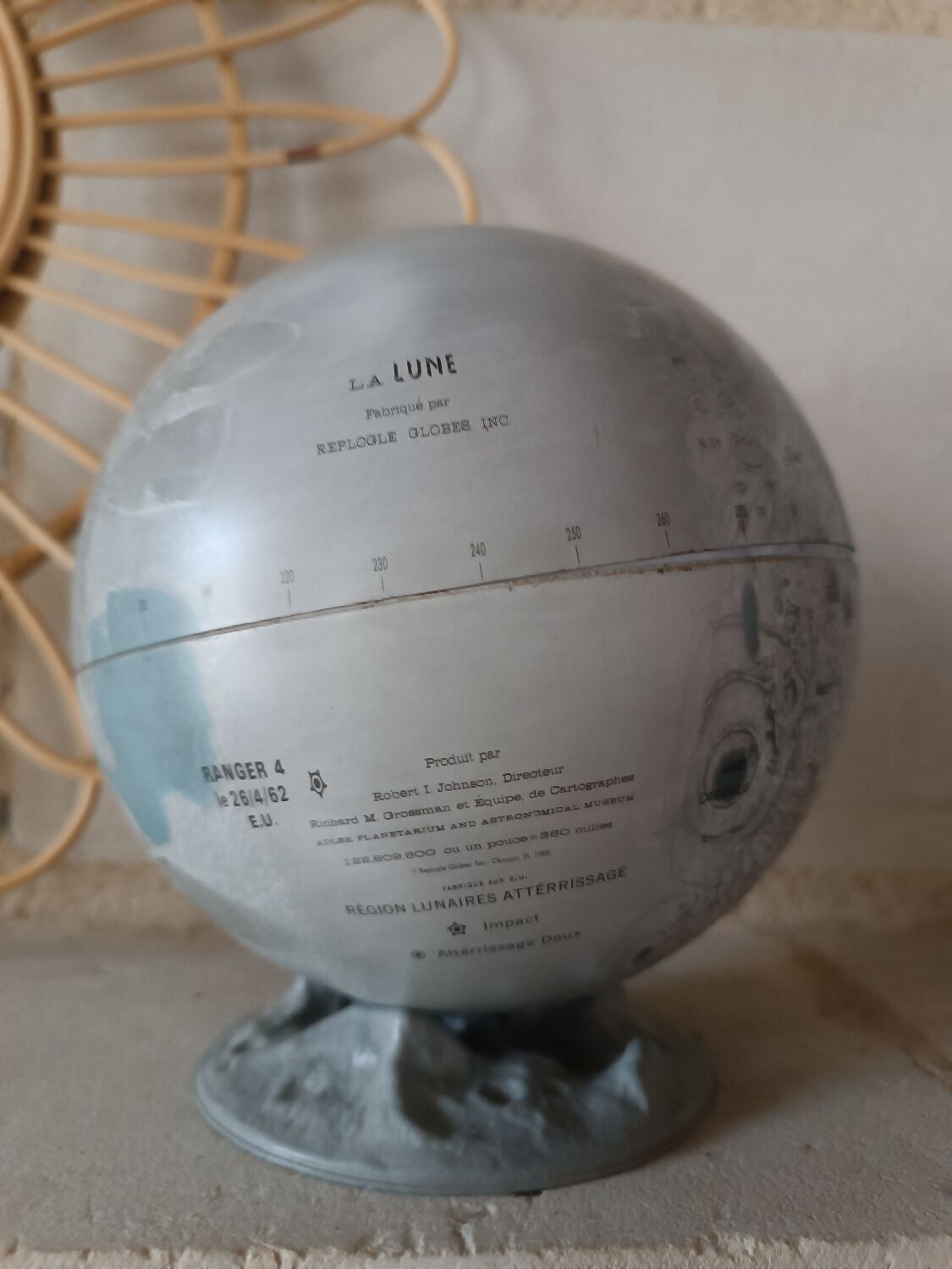 Globe "the Moon" Replogle Globes Inc. Chicago USA 1966