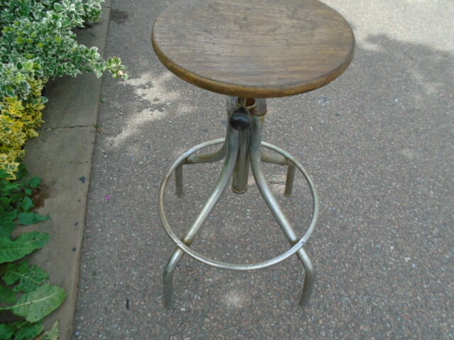 Tabouret haut d'architecte