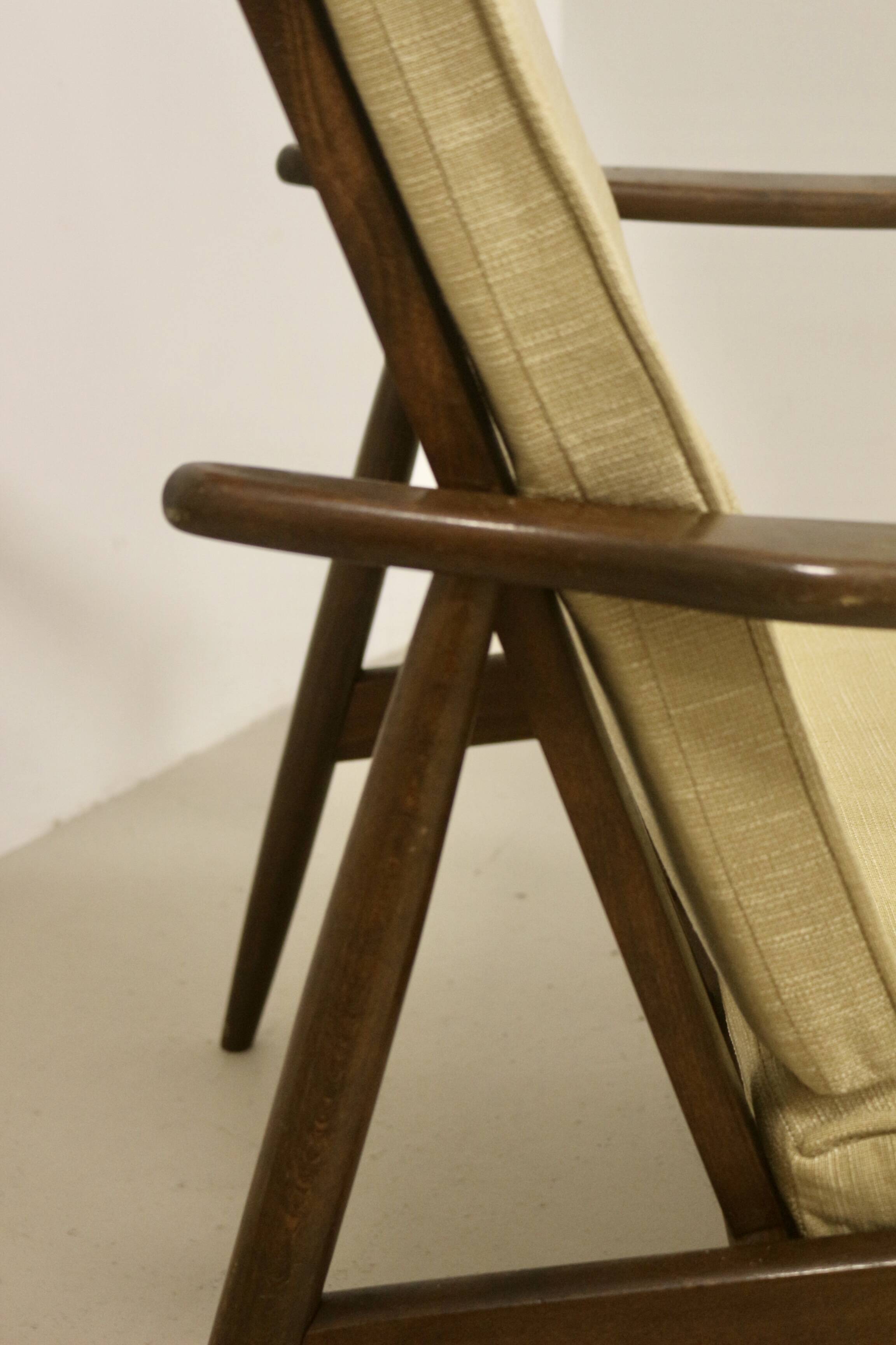 Scandinavian armchair 1960 curved armrests. Ref Cesaria