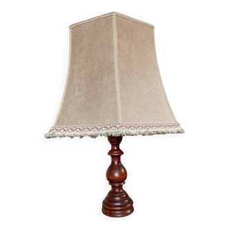 Lampe de salon rustique chic  bois tourné abat jour pagode imitation peau