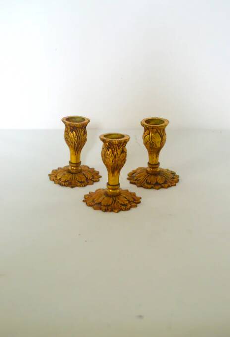 Trio de bougeoirs en bronze