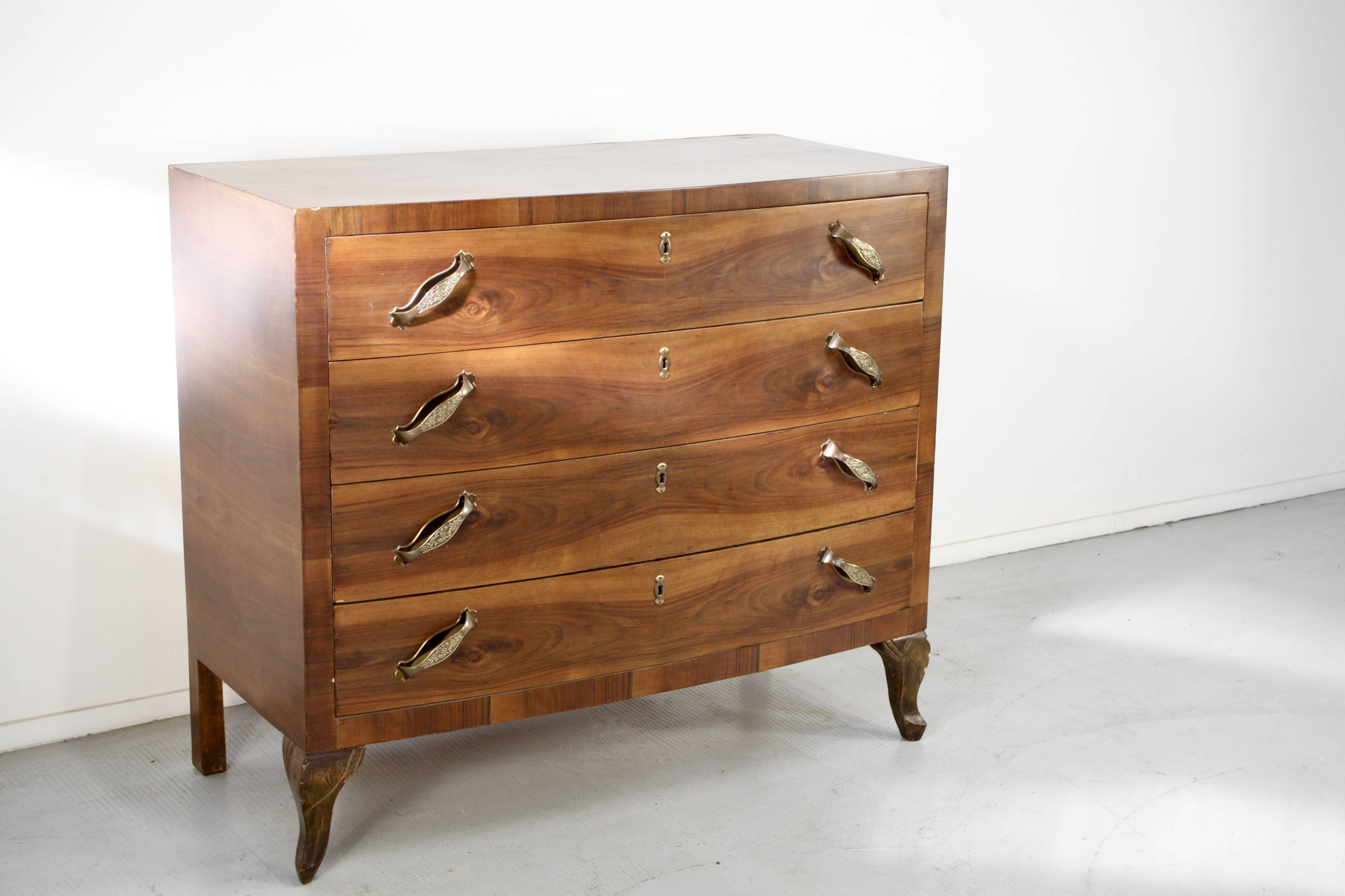 Commode Art Déco italienne en noyer, années 1930.