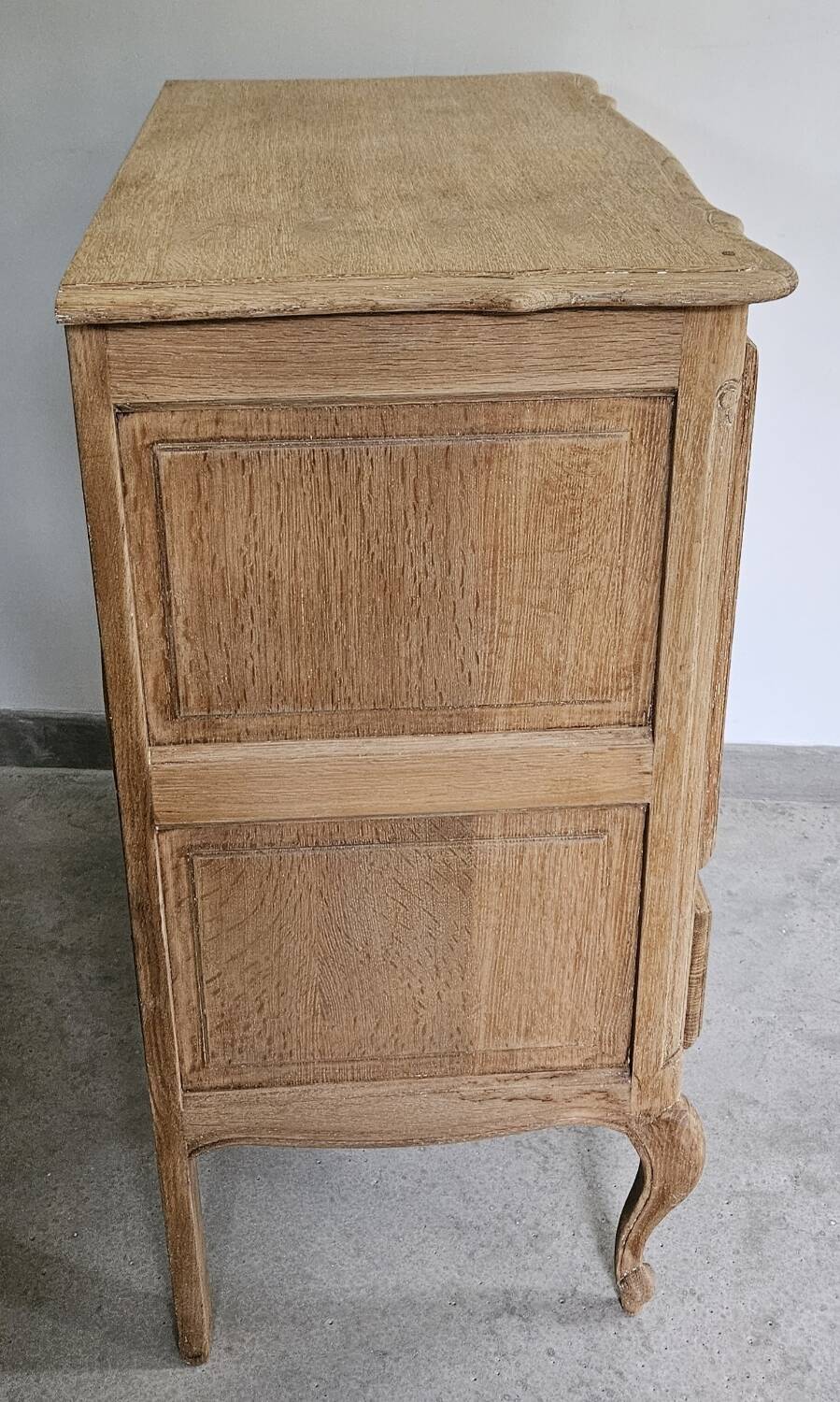 Storage unit, Louis XV style bar