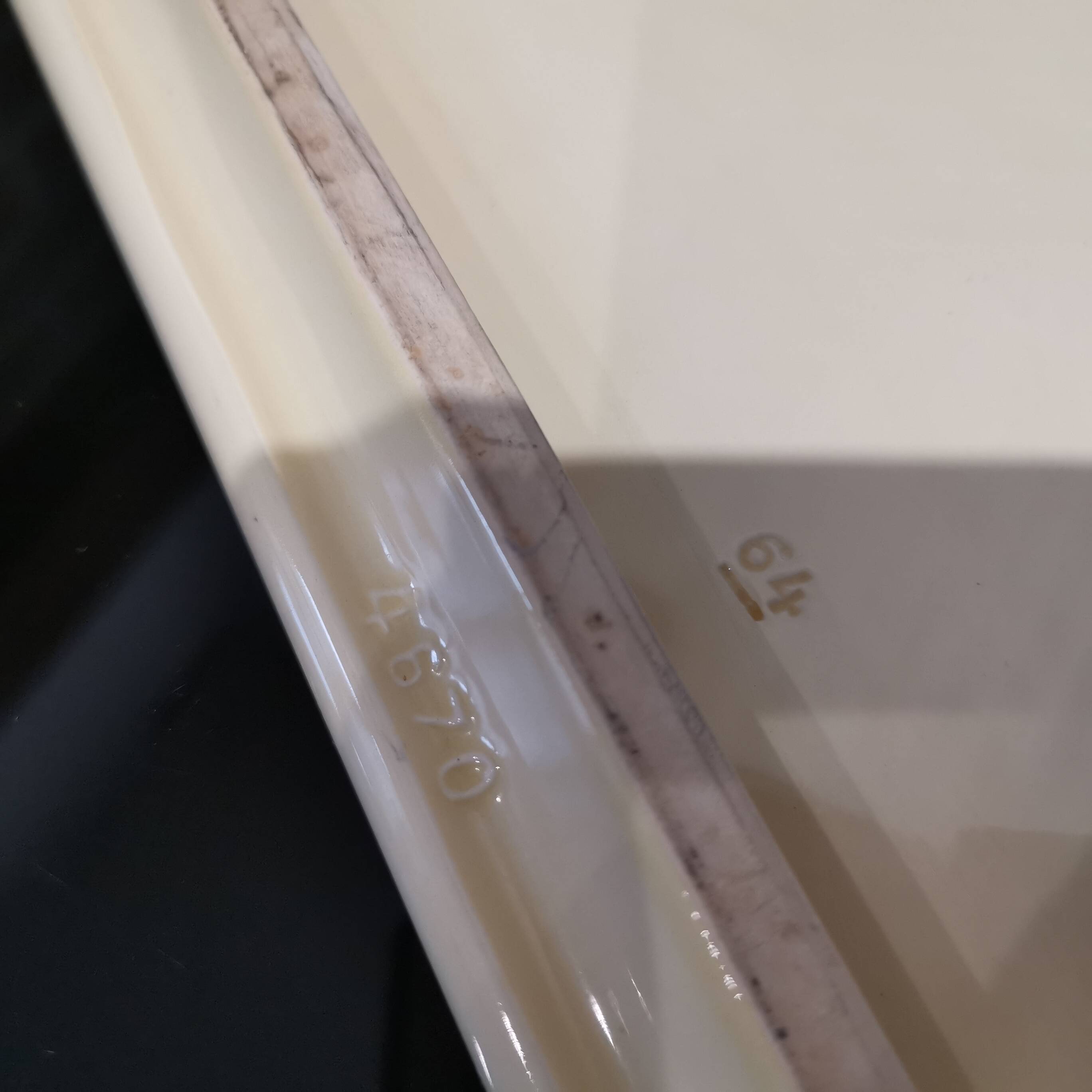 OLD CERAMIC TRIVET DECORATED WITH VERCERAM LEAVES 60'S