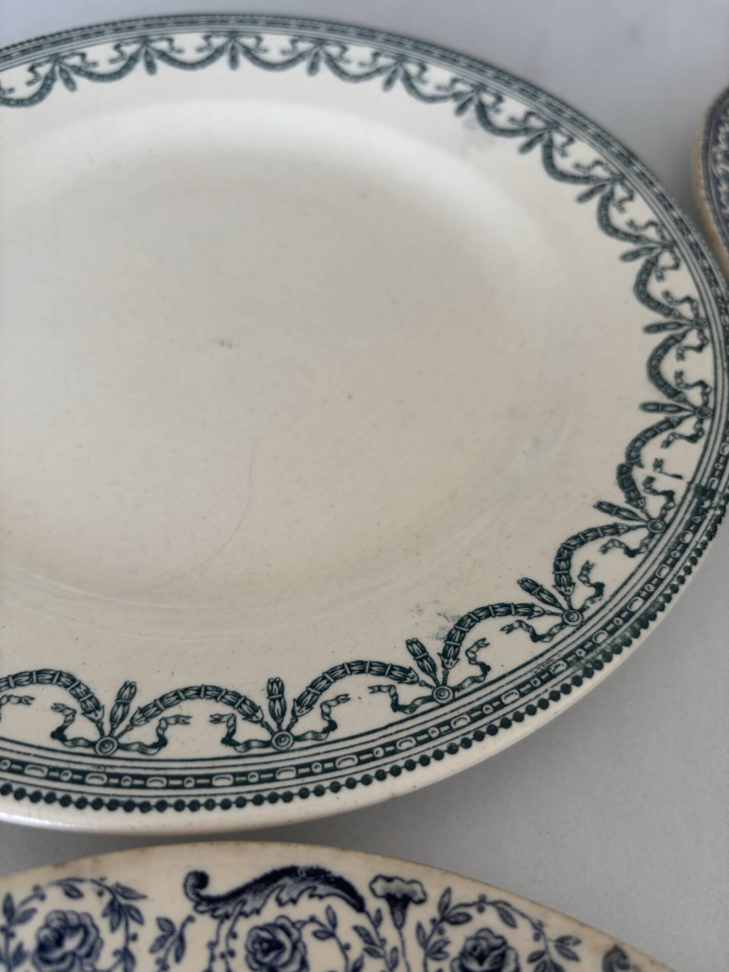 Lot 4 assiettes plate terre de fer bleu faïence ancienne - terre de fe