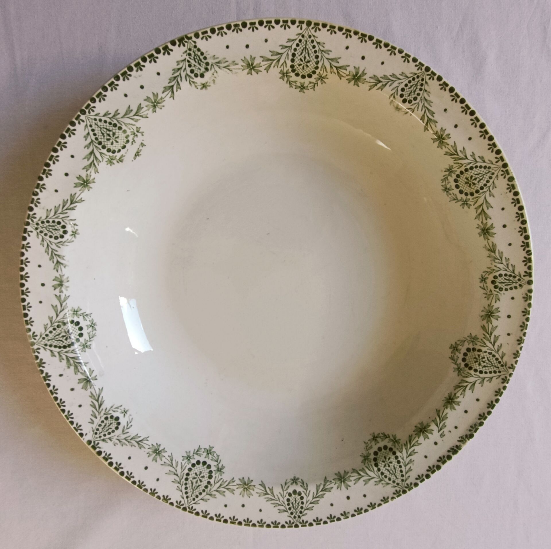 Antique deep dish in ironstone – Creil and Montereau, Brux model.