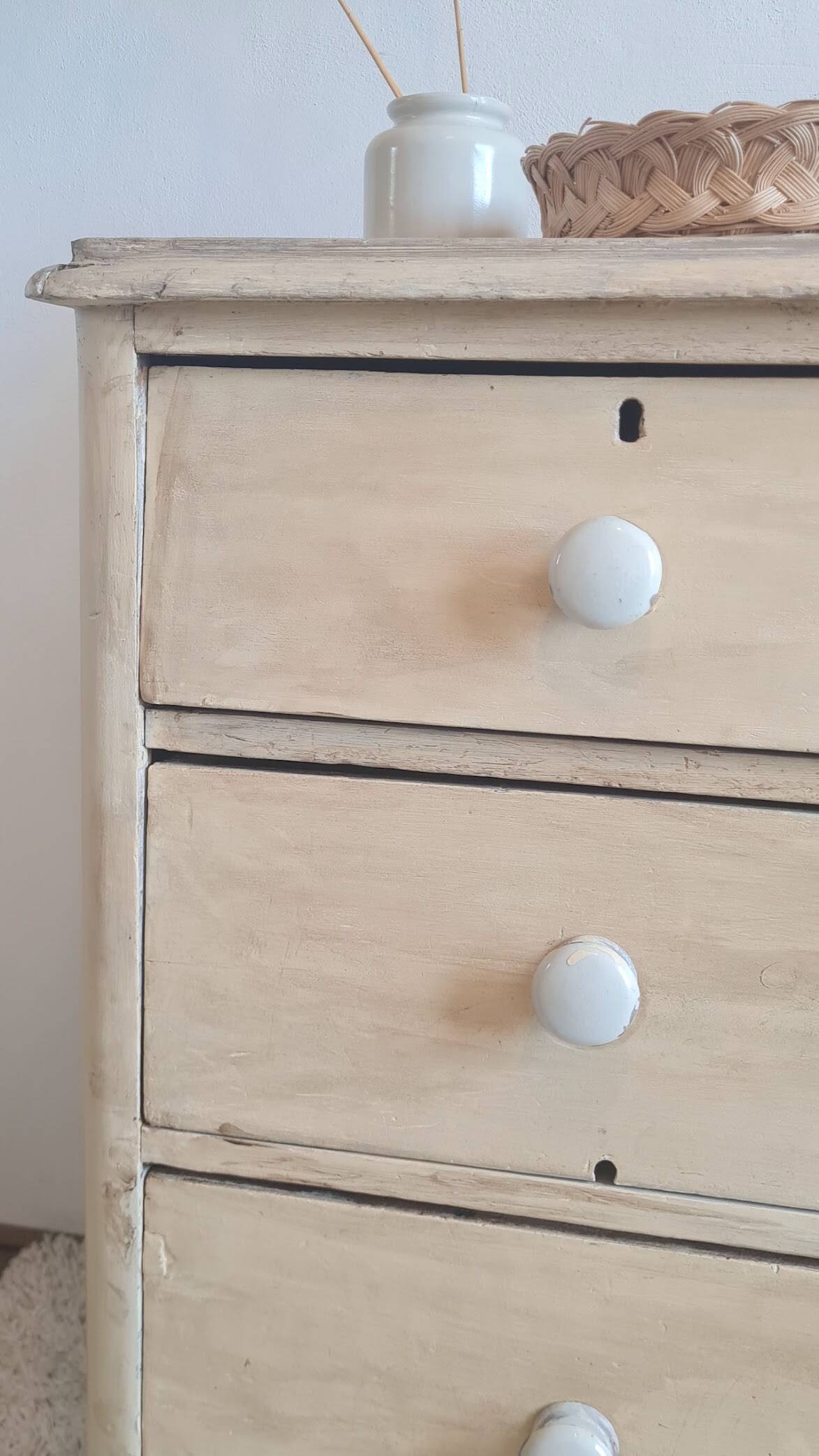 Commode ancienne de style anglais
