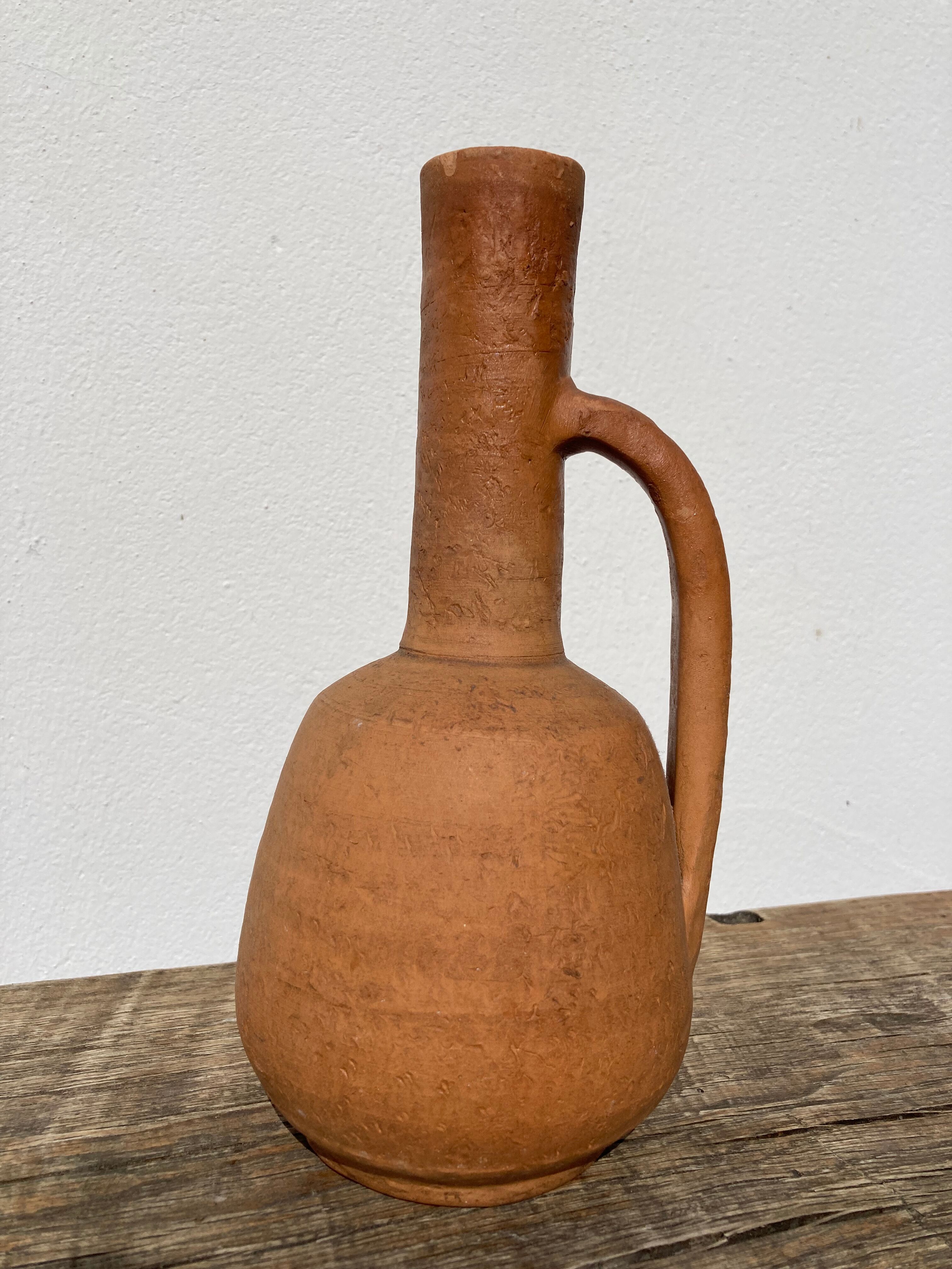 Pottery in terracotta jar in ancient ceramic signed ethnic