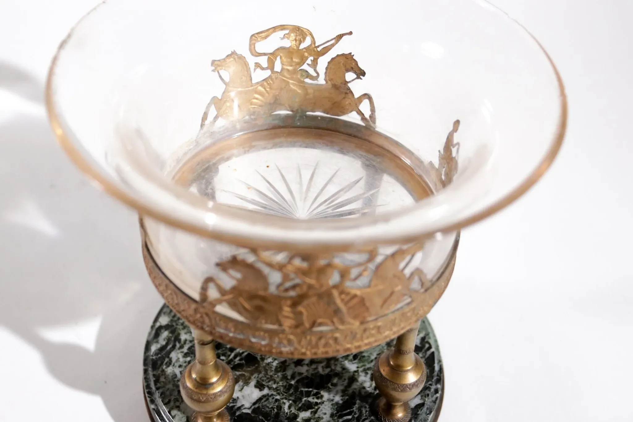 Empire tazza in fire-gilt bronze, marble and glass – France, early 19th c.