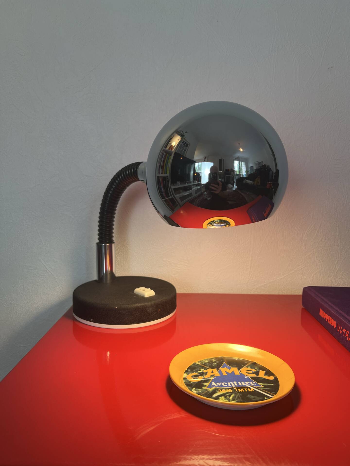 Vintage articulated chrome eyeball desk lamp from the 70s/80s.