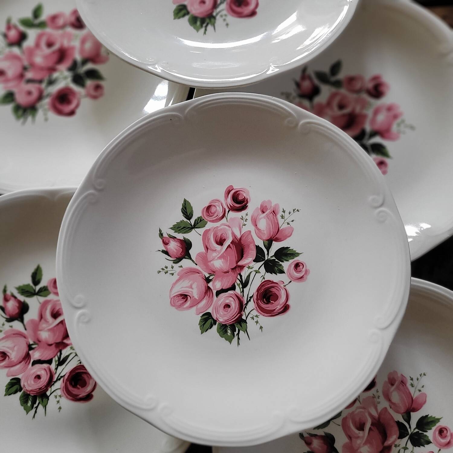 Gien dinner plates – painted roses – 1960s – set of 8 – ø 24 cm