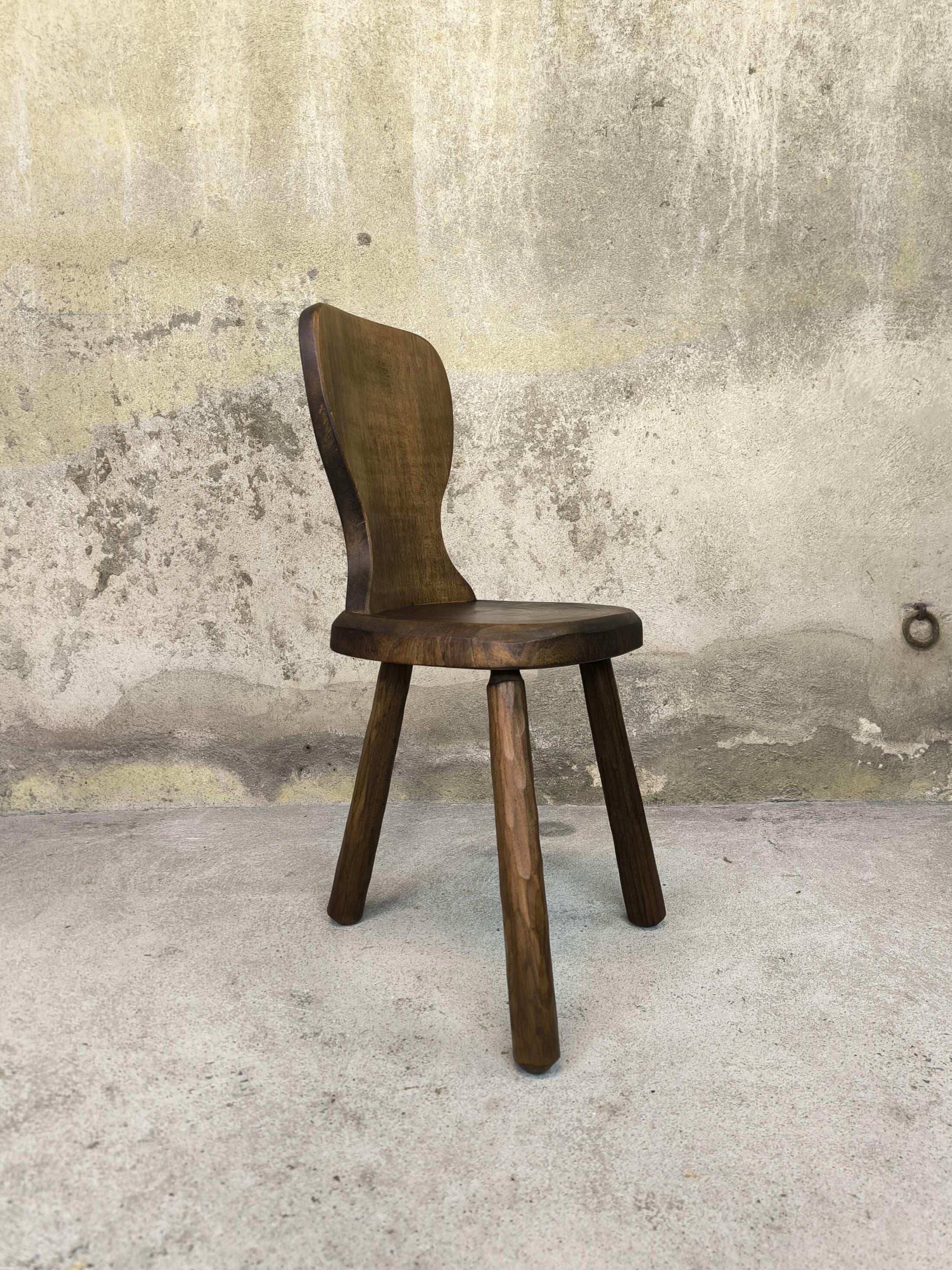 Vintage tripod chair made of solid wood.