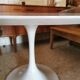 Table pied tulipe Raymond Loewy 