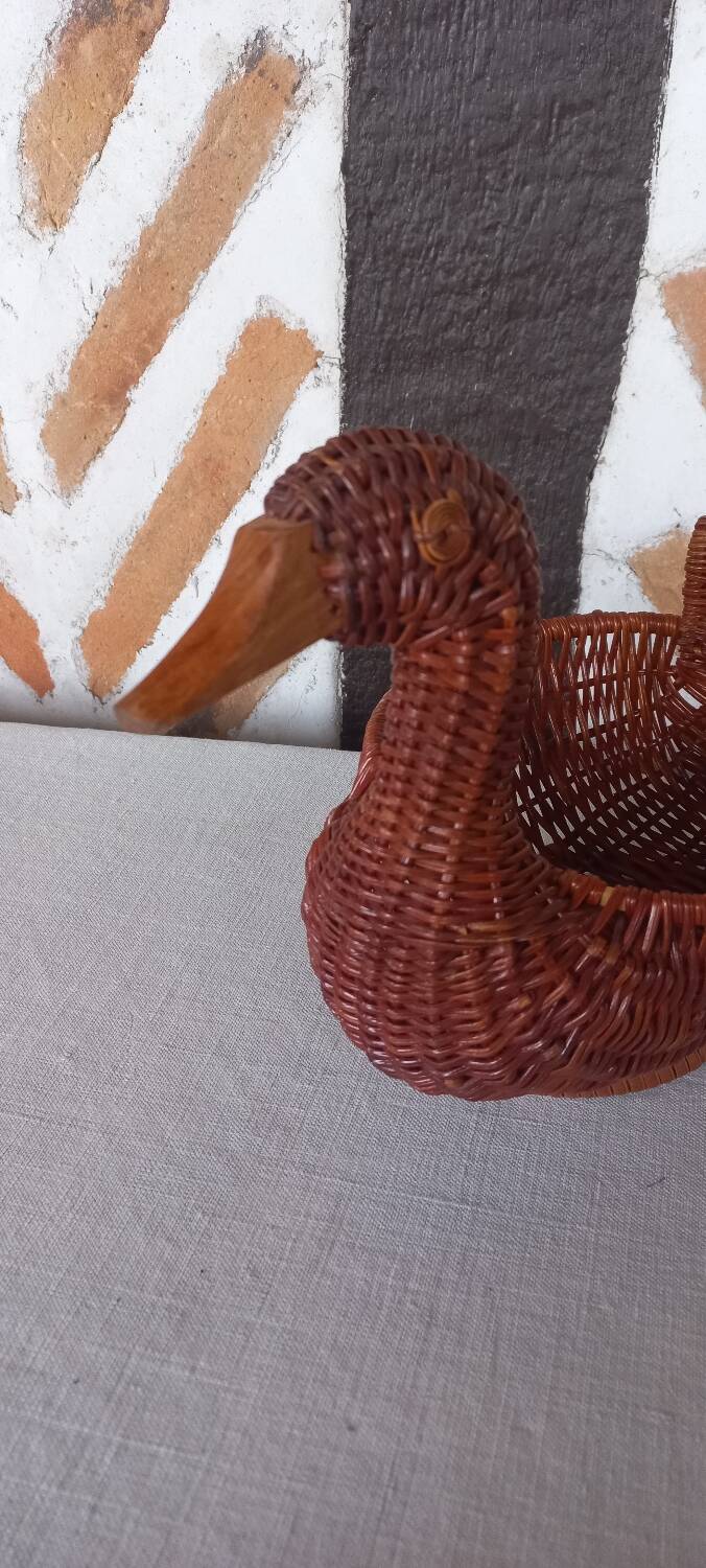 Basket basket empty pockets wicker duck