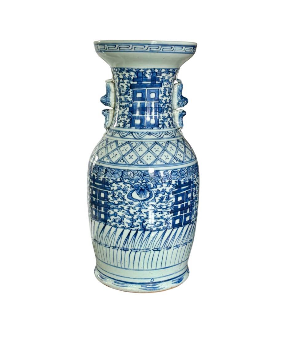 Porcelain vase - China