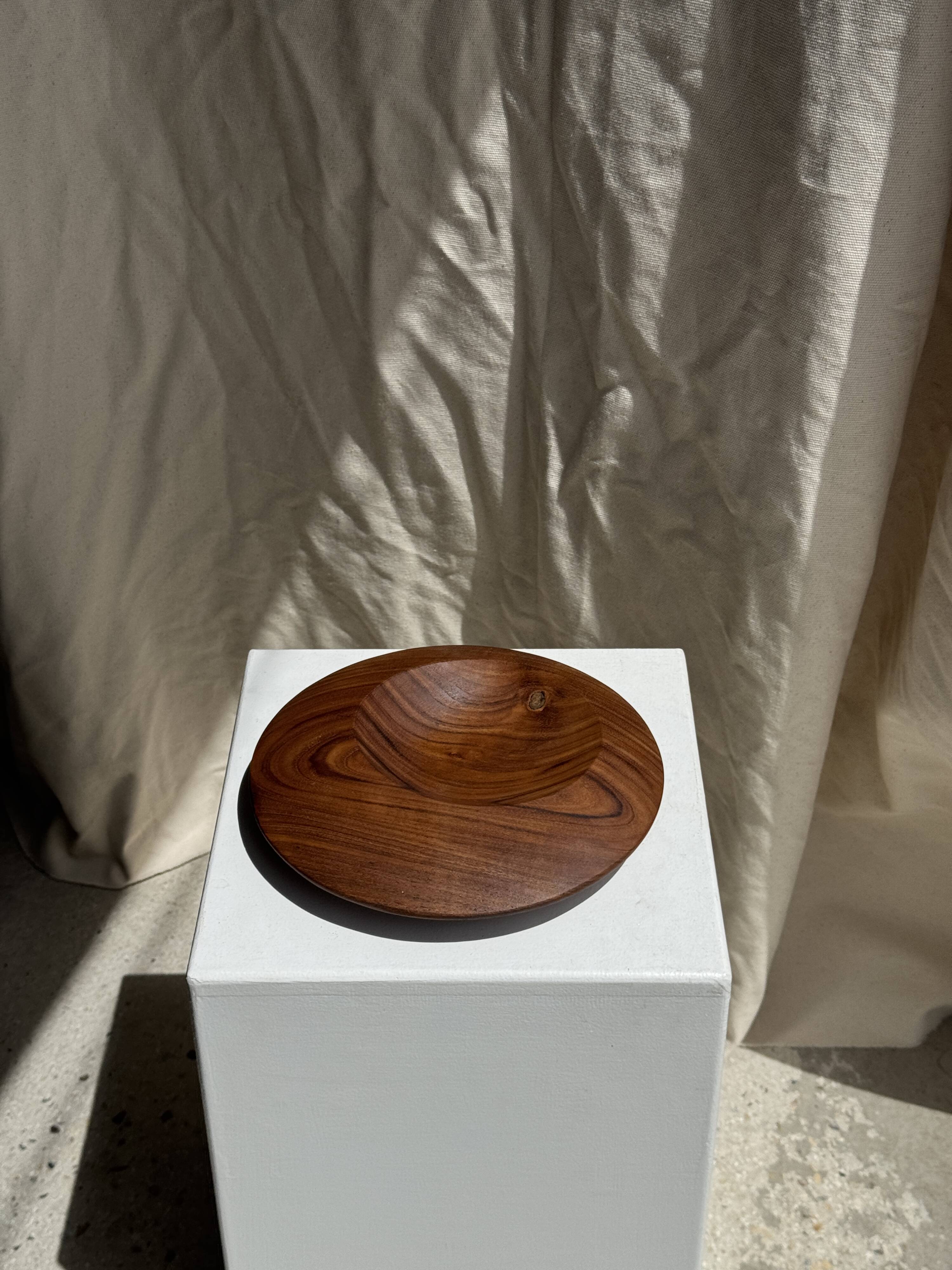 Small circular teak monoxyle pocket tray D25 H7