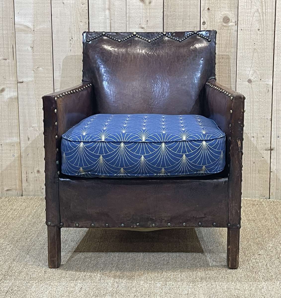 Club armchair art deco era leather and fabric cushion