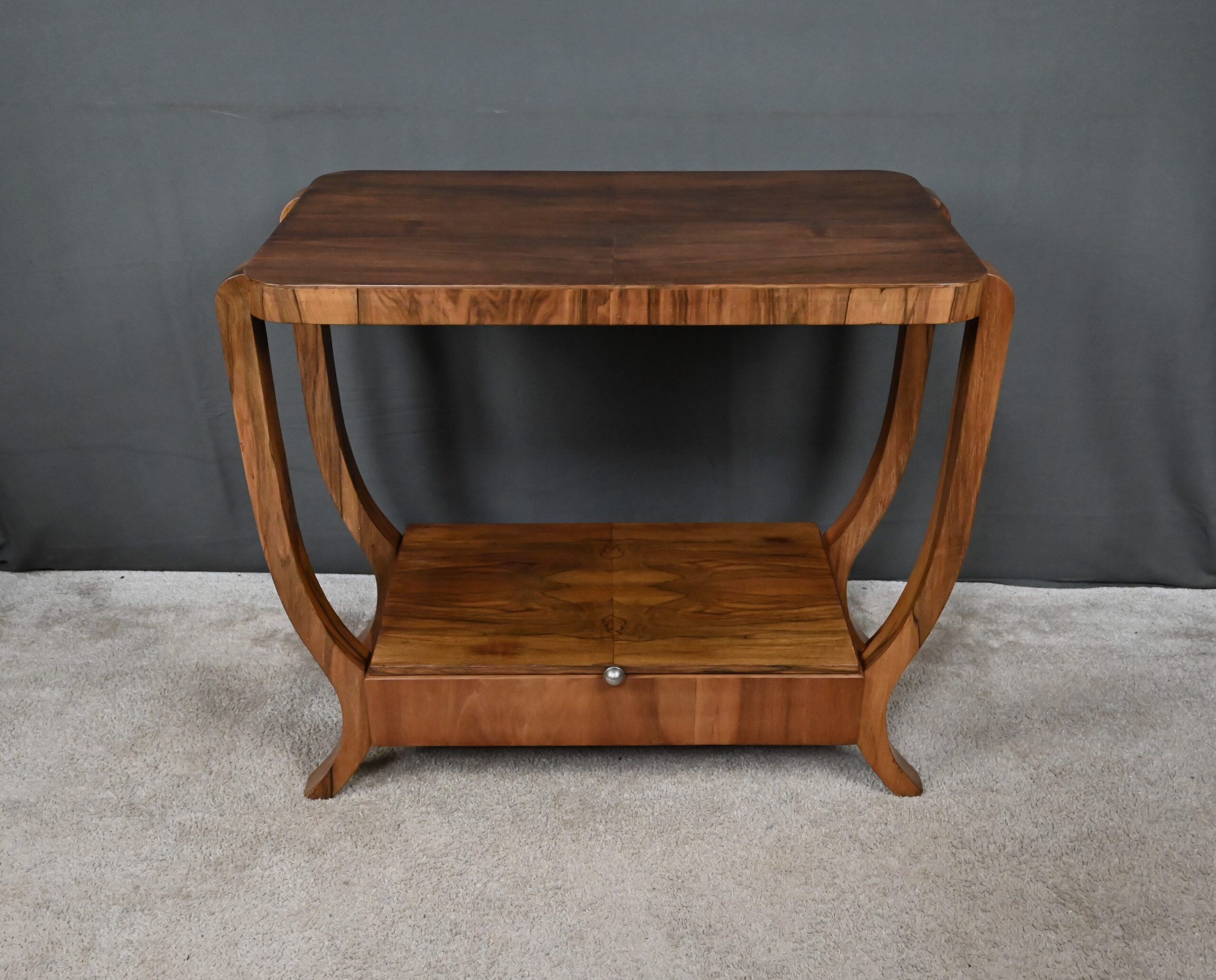 Console en placage de noyer, style art déco – XXe