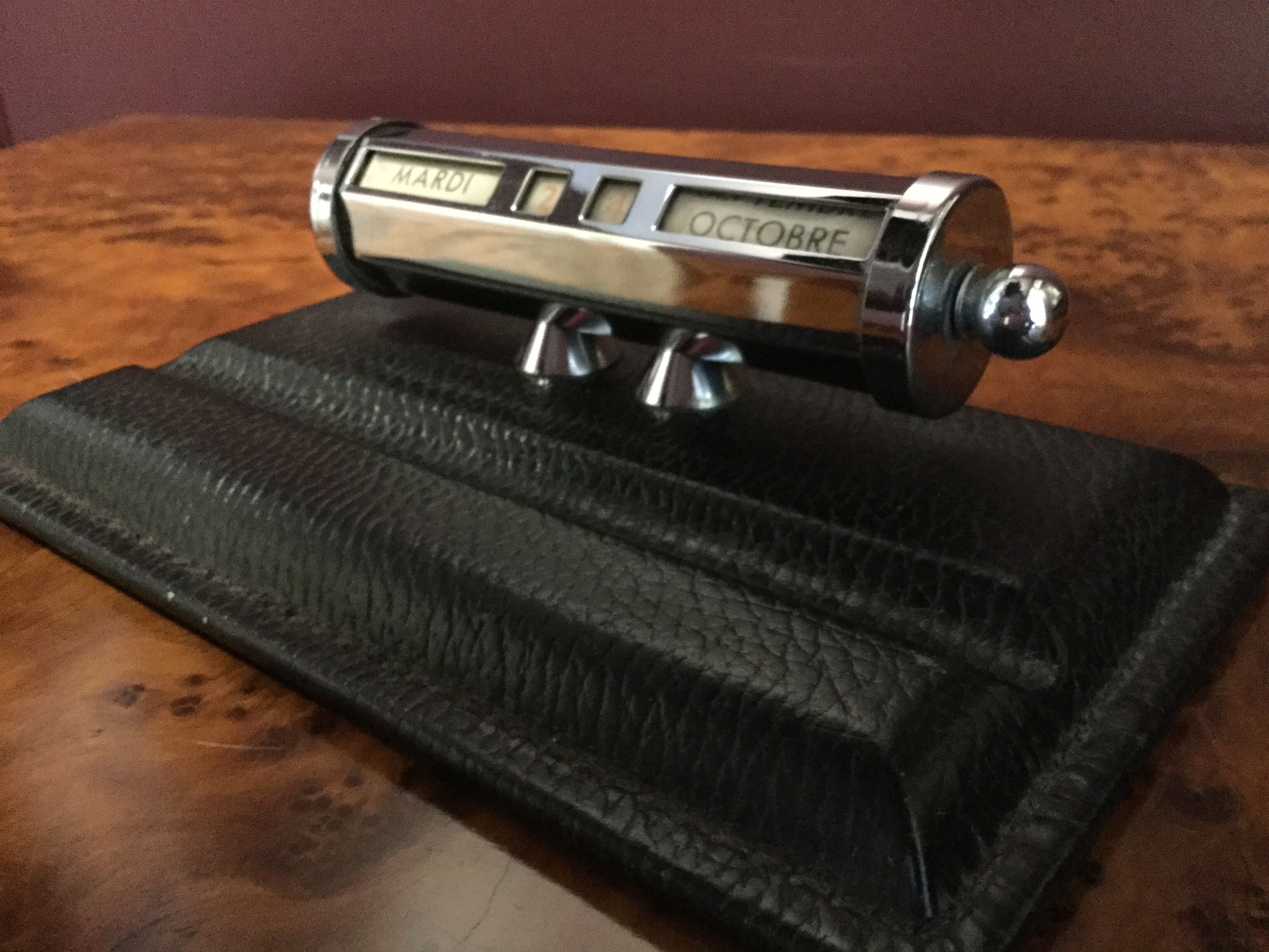 Perpetual office calendar "Le Tanner"