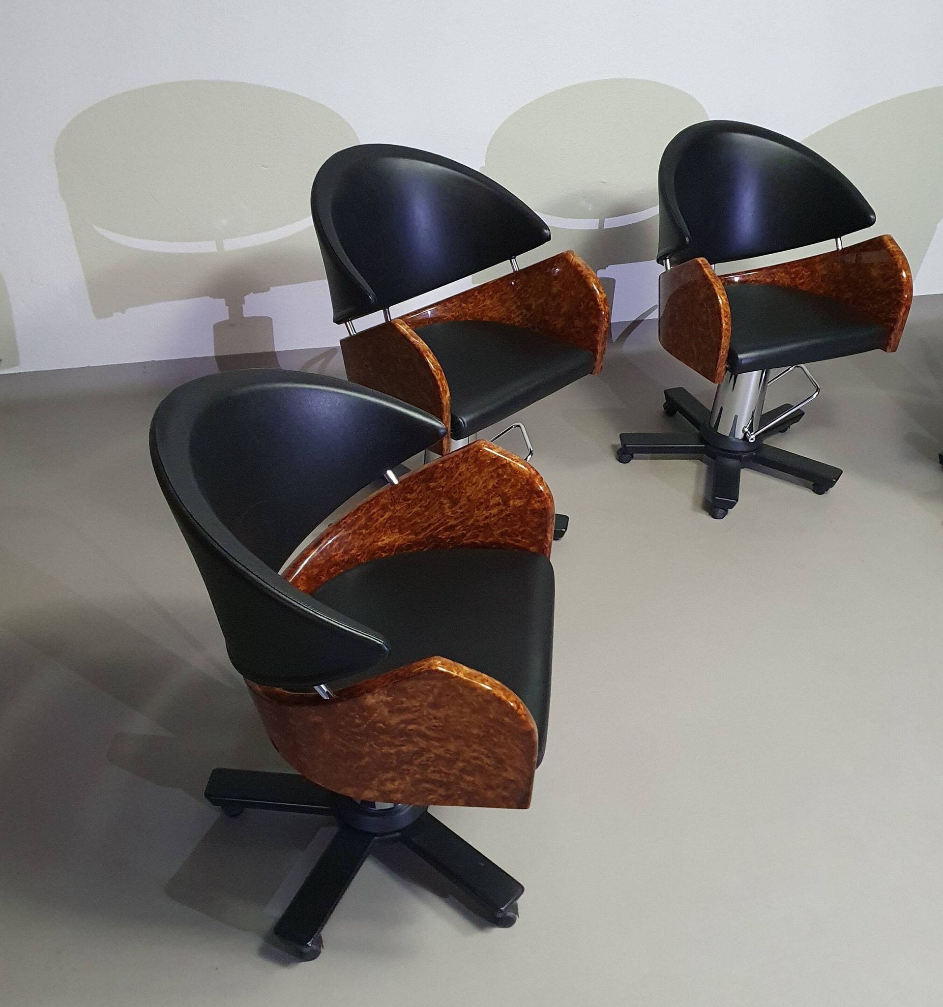 4 chaises de barbier italiennes des années 80, réglables en hauteur