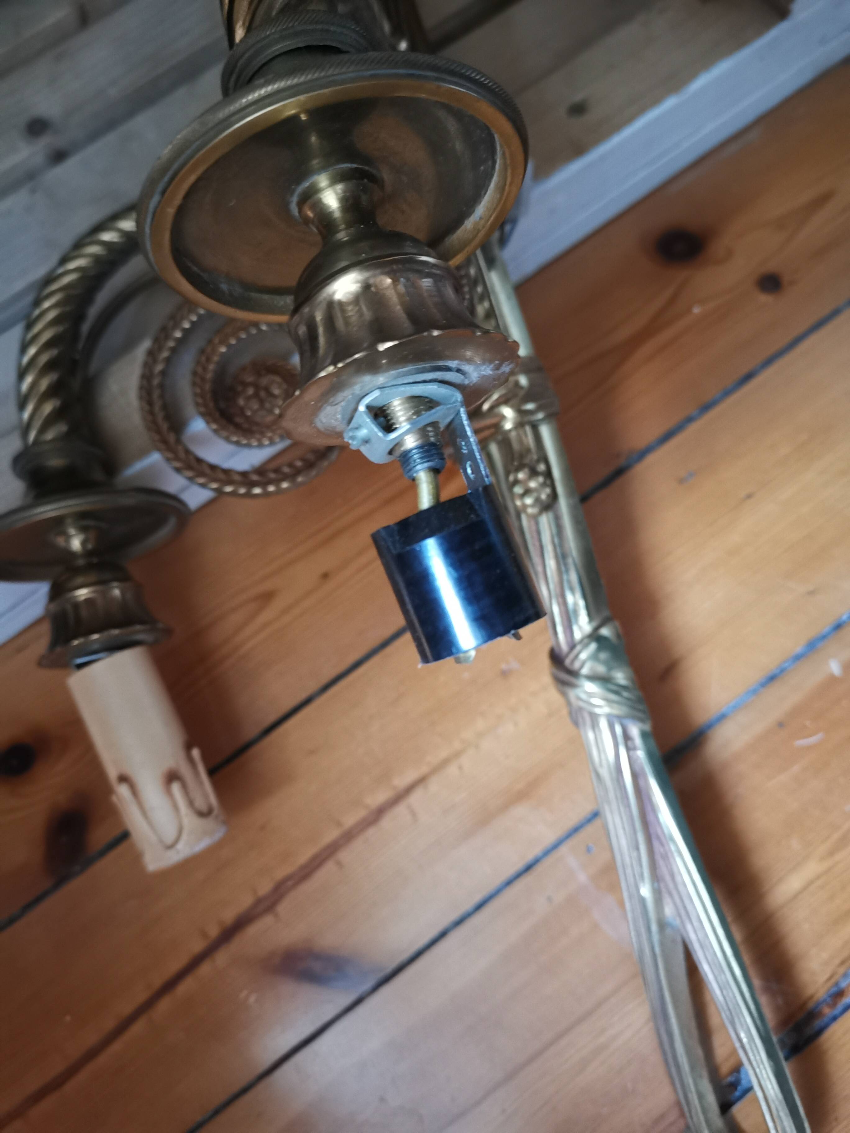 Louis XVI style bronze wall light