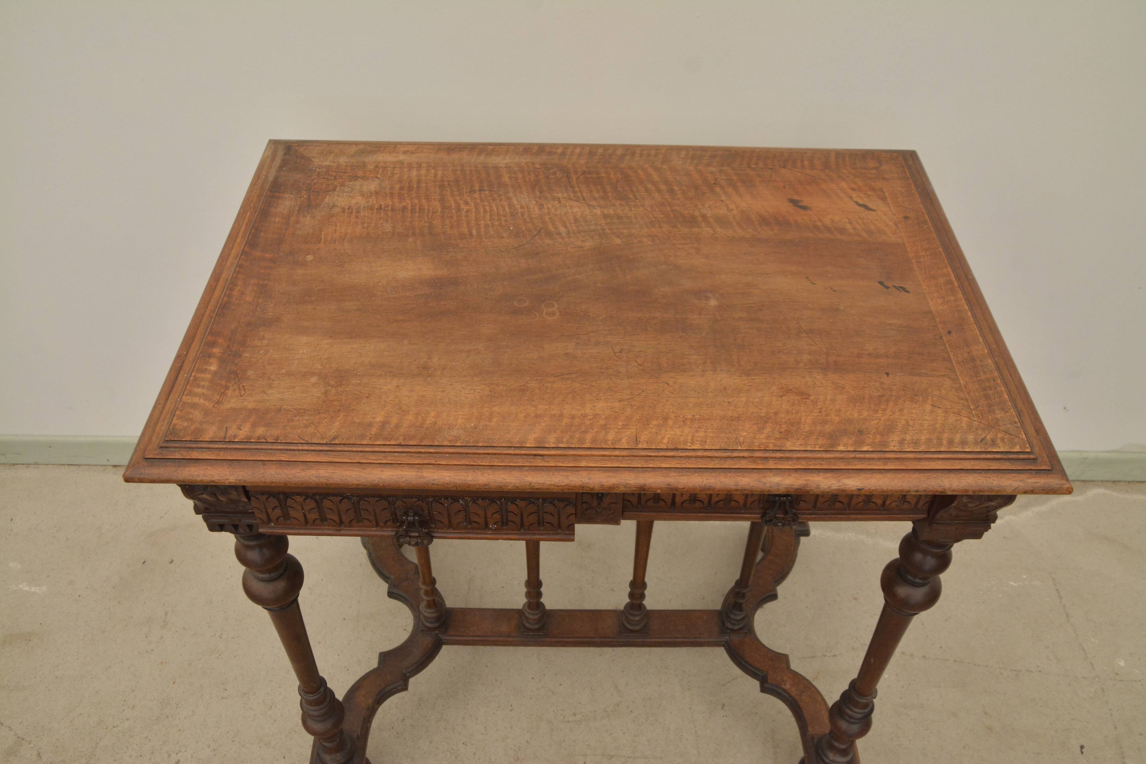 Gothic-style console