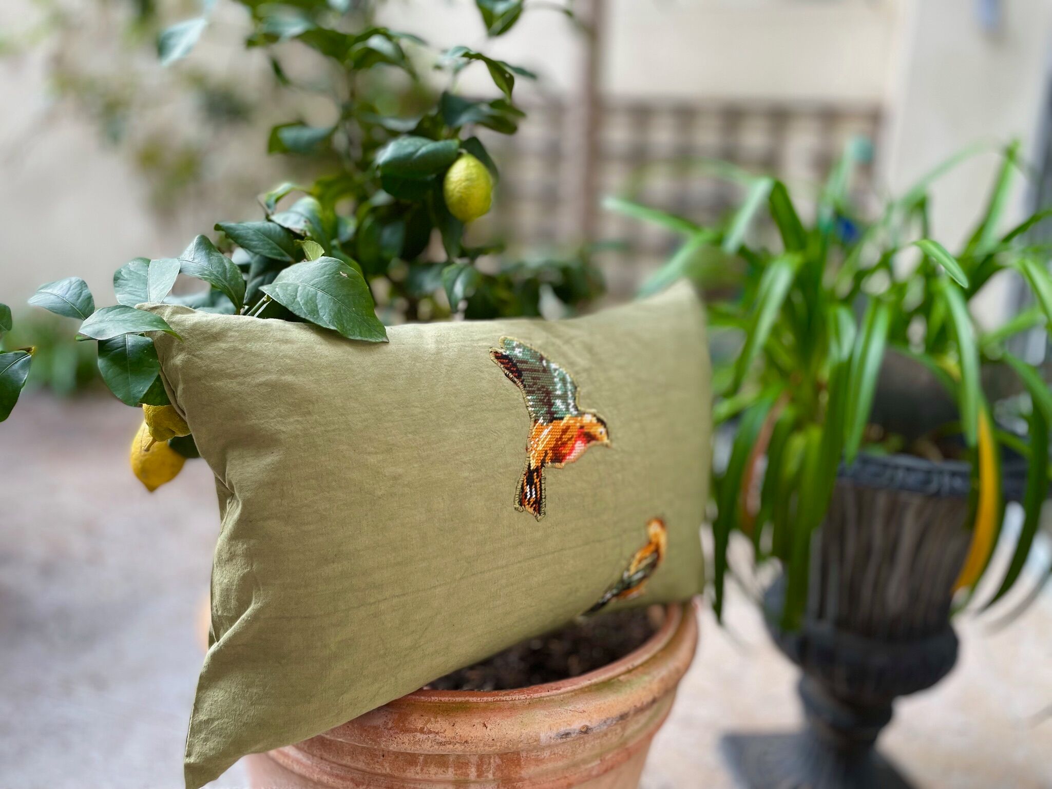 Upcycled cushion "les p'tits oiseaux" - 40x60 cm- linen & canvas