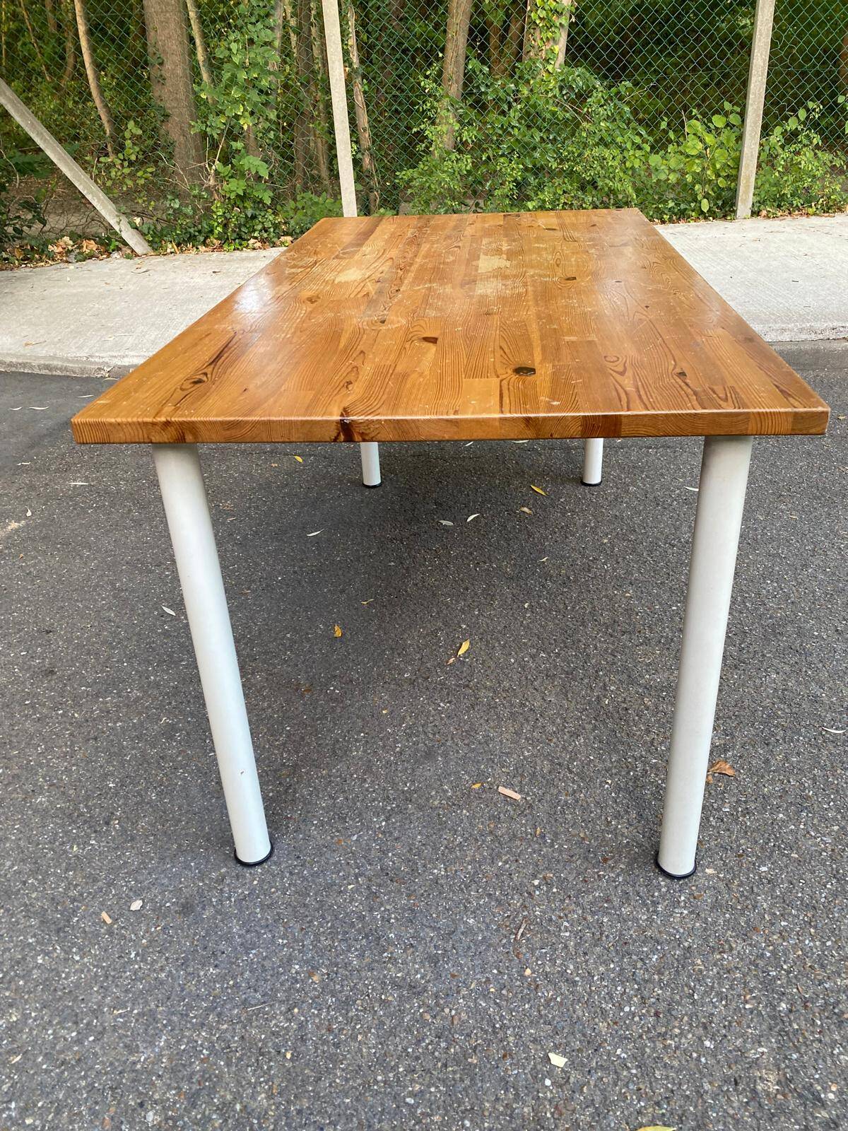 Table / Desk 150x80 cm in solid pine with detachable legs