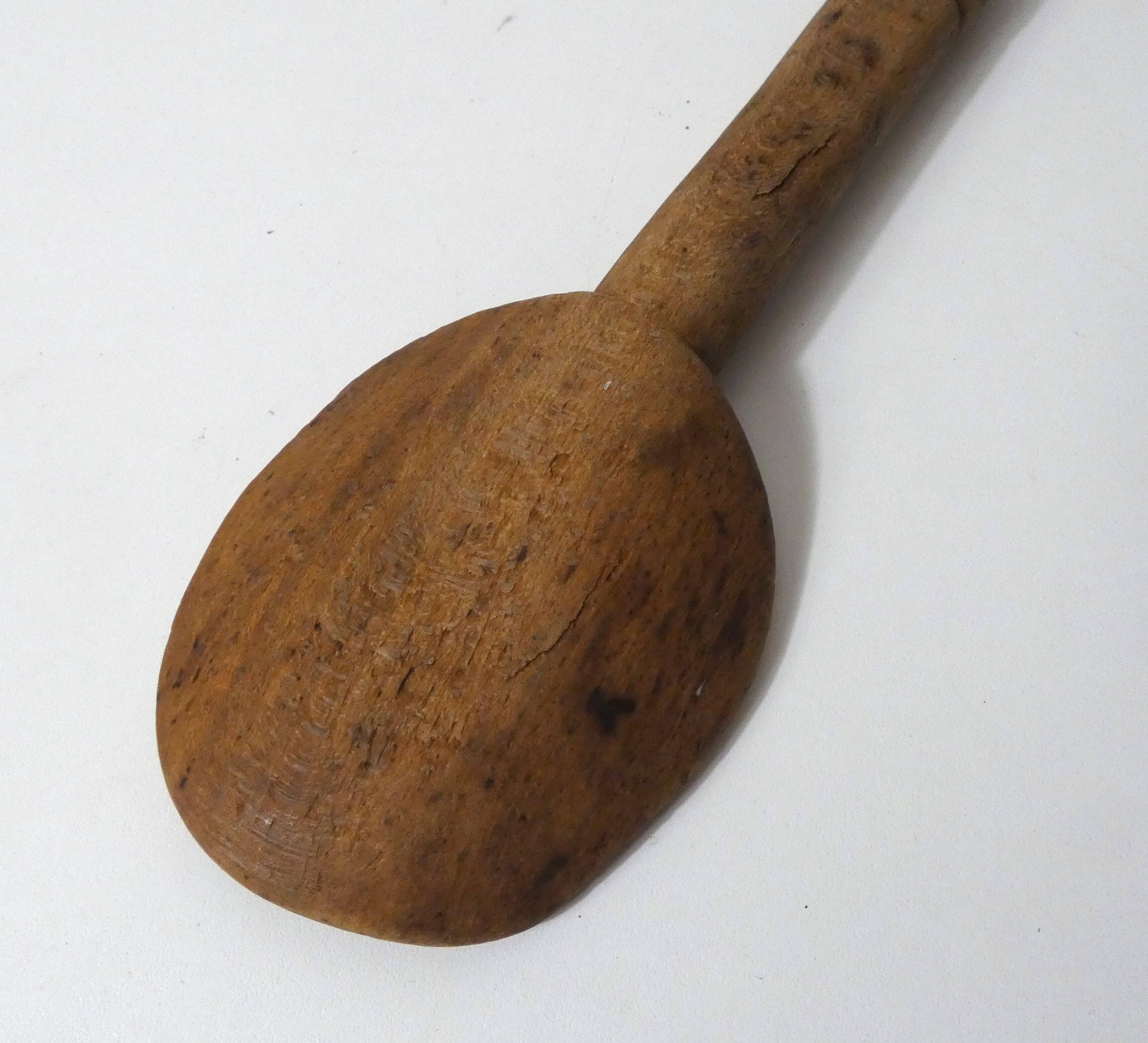 ancienne cuillère en bois