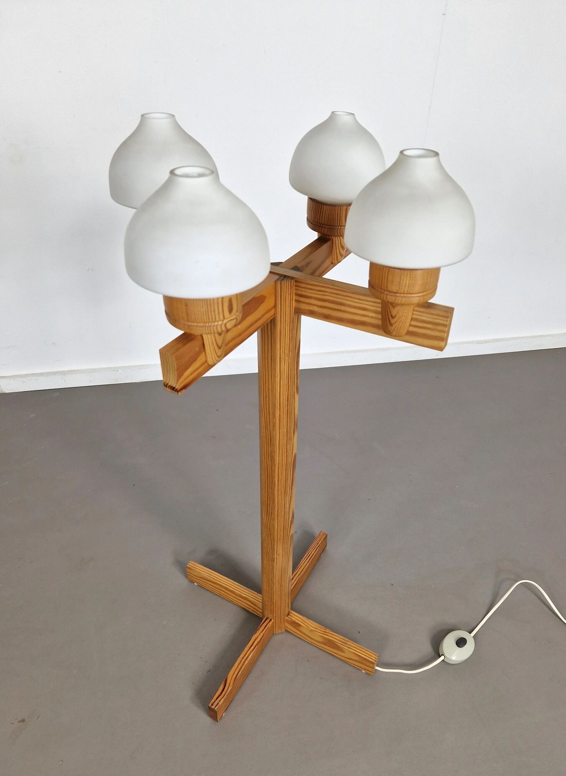 Uno Dahlén for Aneta Sweden | Floor lamp