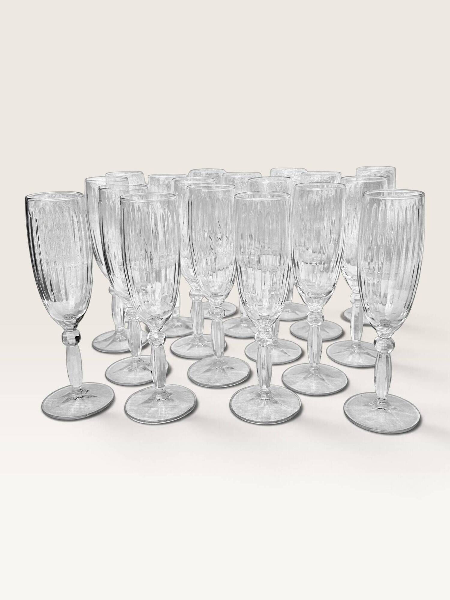 Set de 18 flûtes à champagne