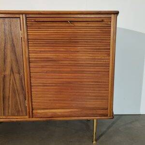 Enfilade en noyer des années 1950 – William Watting Modernord
