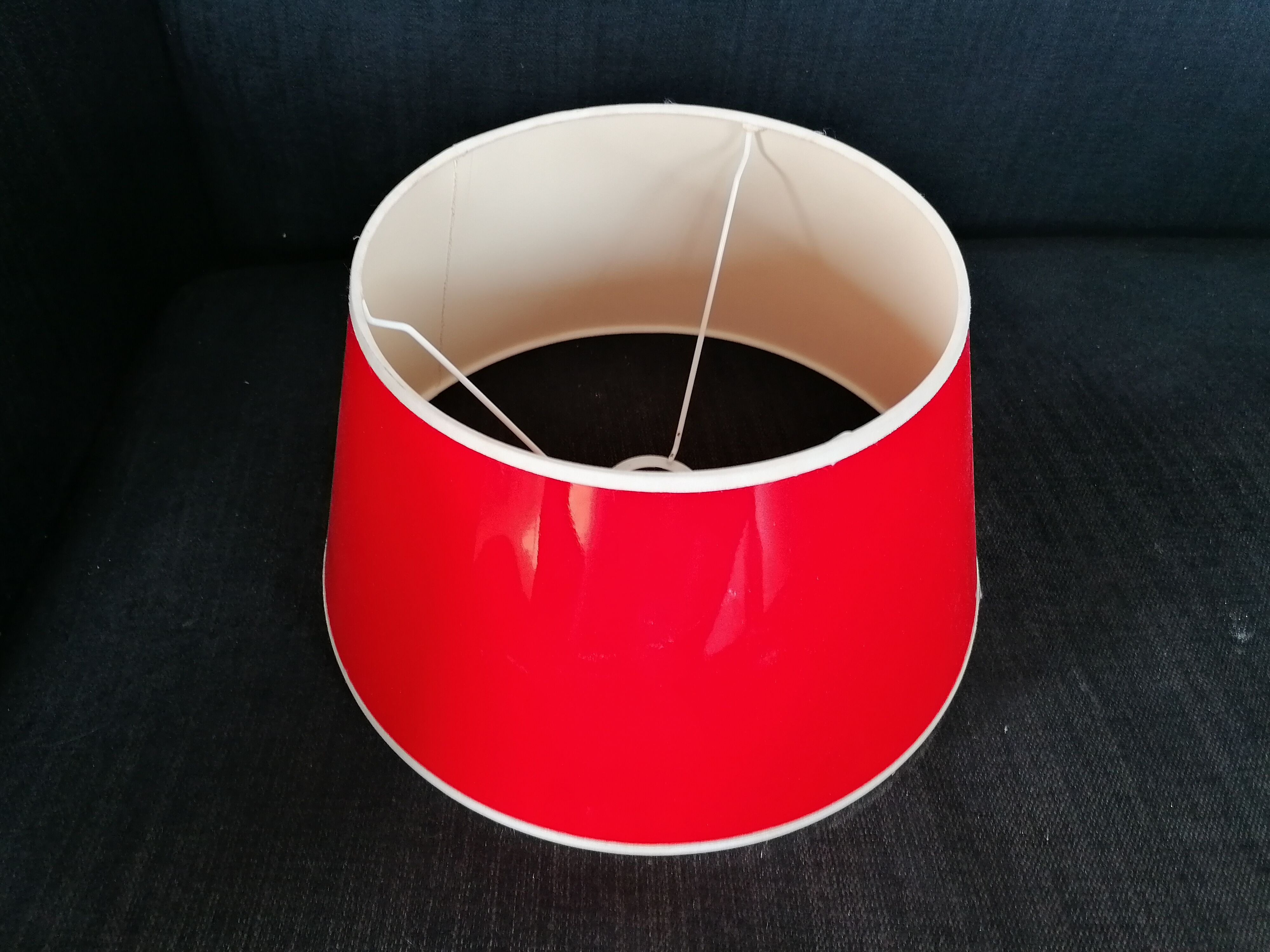 Red laqué vinyl day offbat