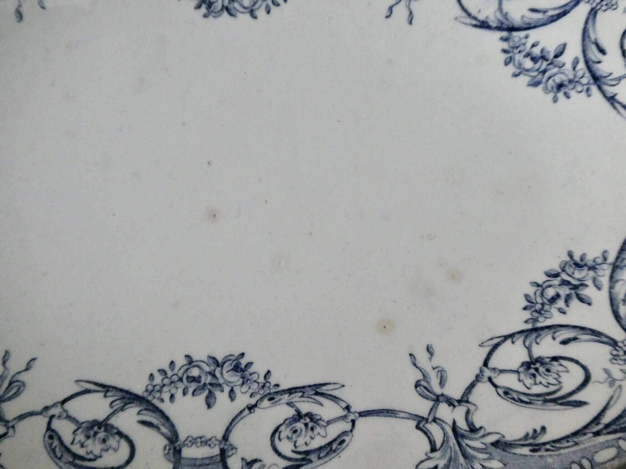 Set of 3 plates and 1 ravier Creil Montereau Terre de Fer, Dubarry décor