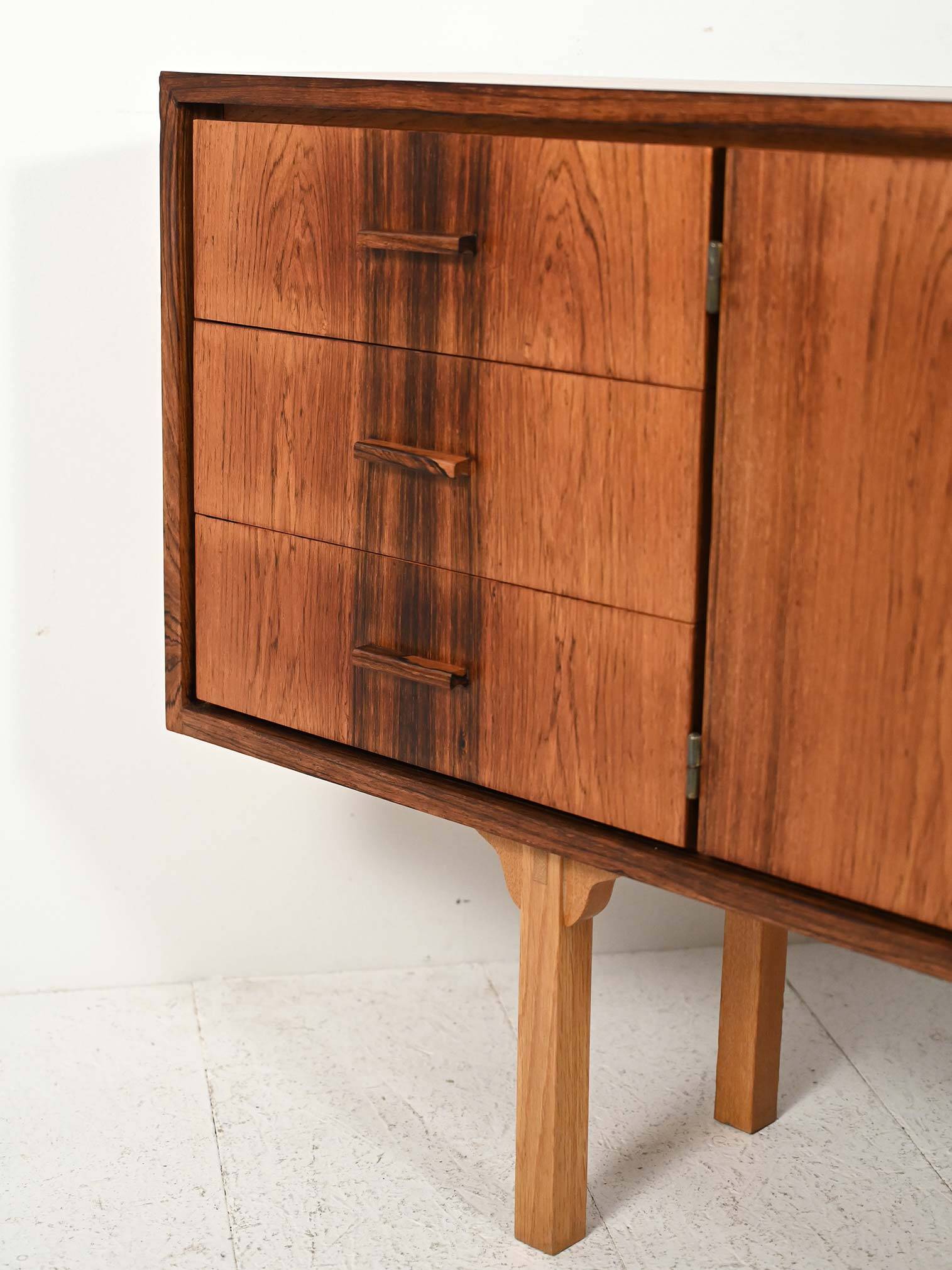 Buffet scandinave en palissandre