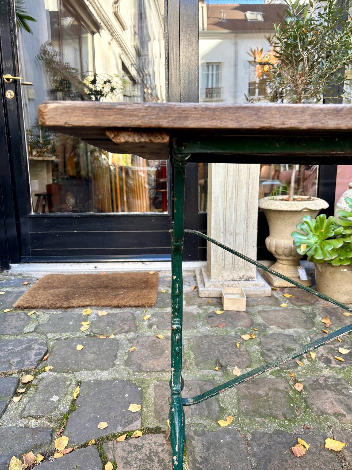 Table bistrot en fonte de fer et bois