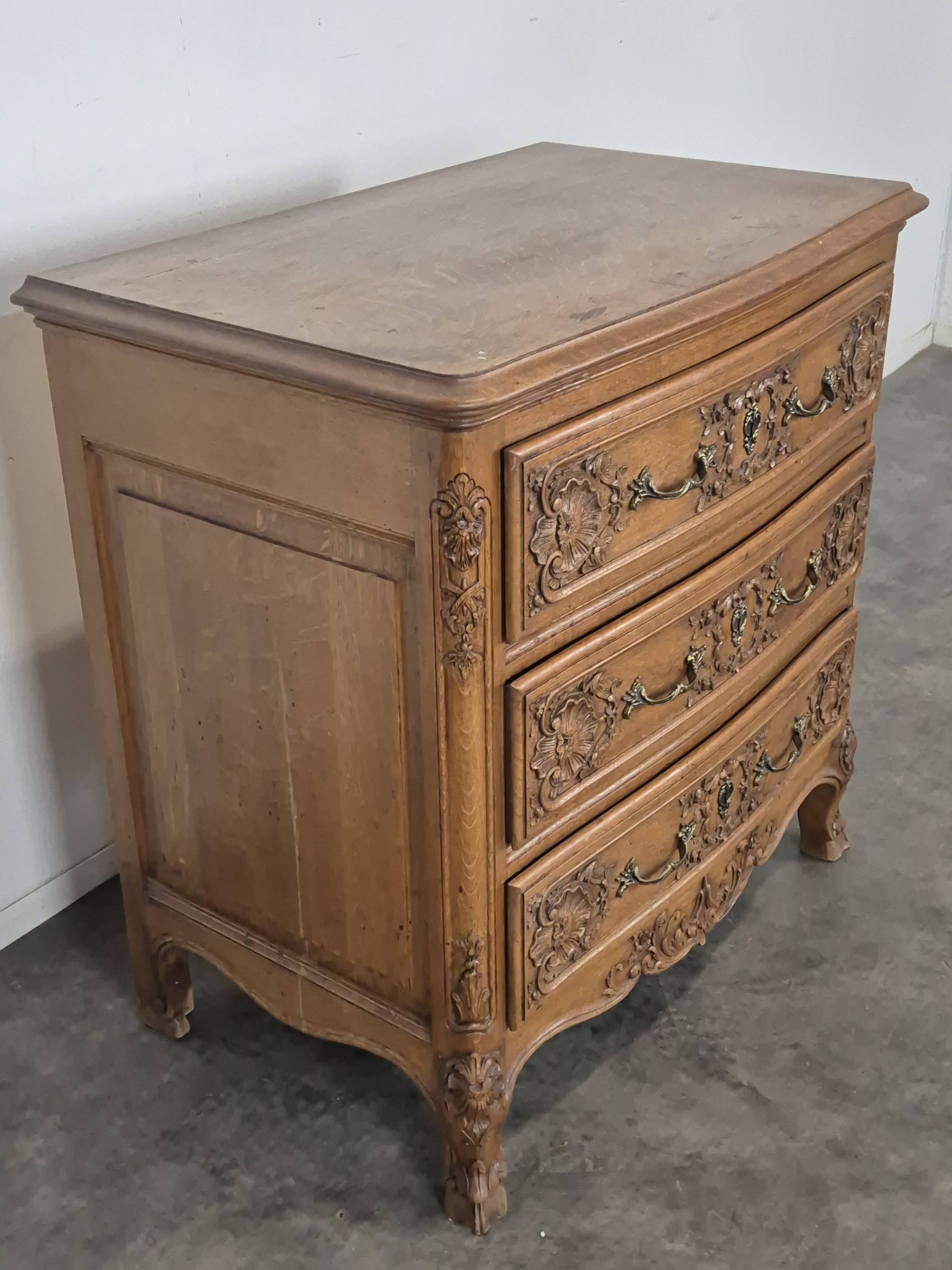 Liege commode in oak in the Louis XIV style